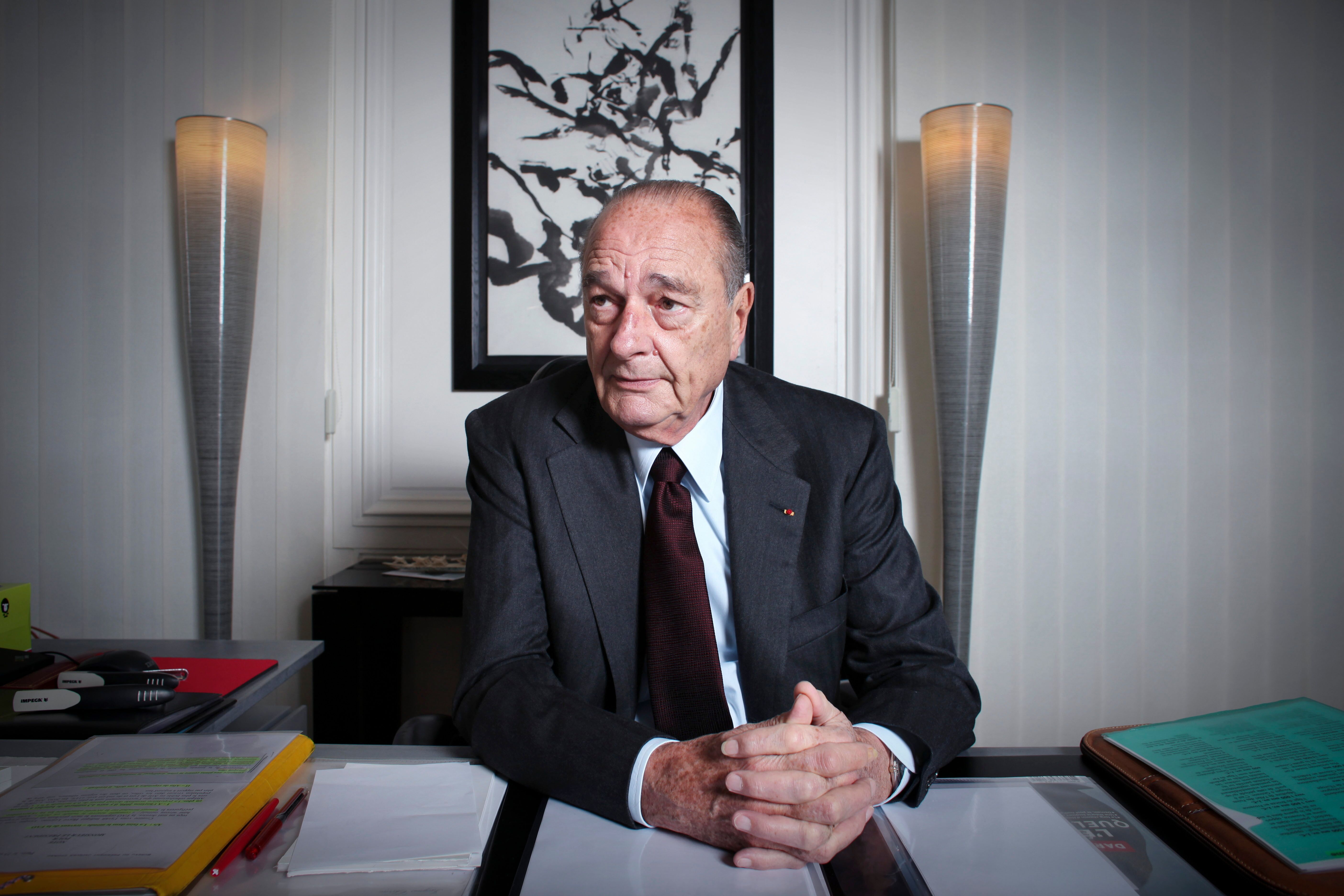 L'ancien président français Jacques Chirac est interviewé à son bureau le 3 novembre 2009 à Paris, France. | Photo : GettyImage L'ancien président français Jacques Chirac est interviewé à son bureau le 3 novembre 2009 à Paris, France. | Photo : GettyImage