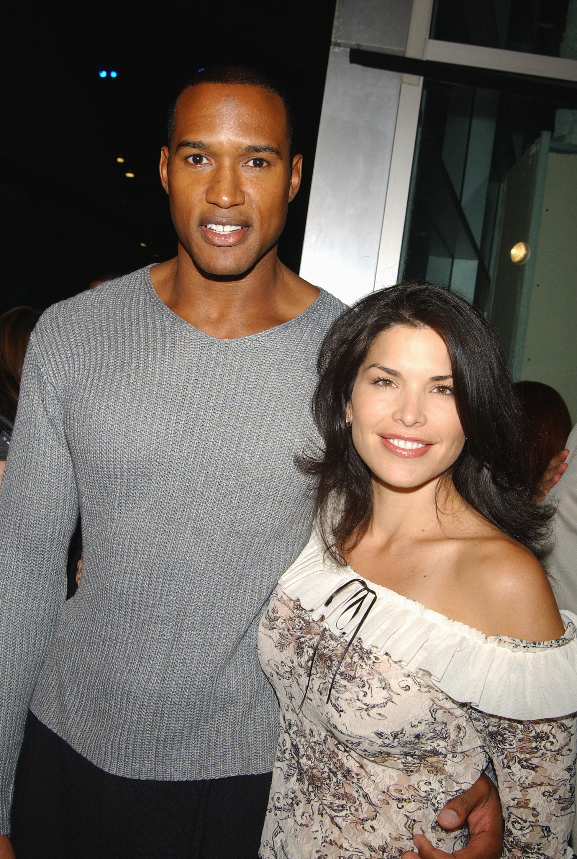 Henry Simmons and Lauren Sánchez Bezos at the "Welcome To Collinwood" premiere in Los Angeles, California in 2002. | Source: Getty Images