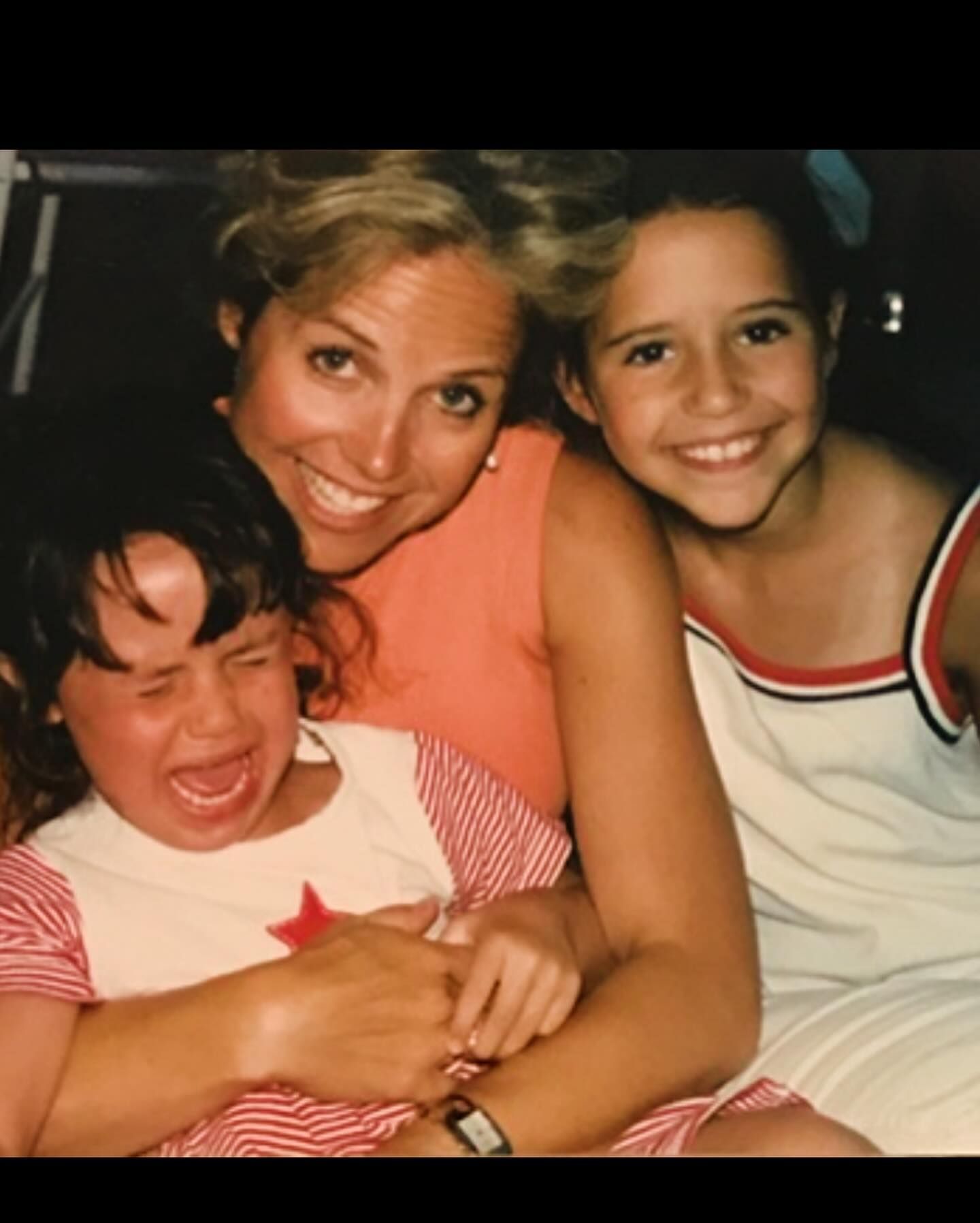 After Jay Monahan's death, Katie Couric raised Ellie and Carrie while continuing a demanding public career. She later said she kept moving forward because her two young daughters were depending on her. | Source: Instagram/katiecouric