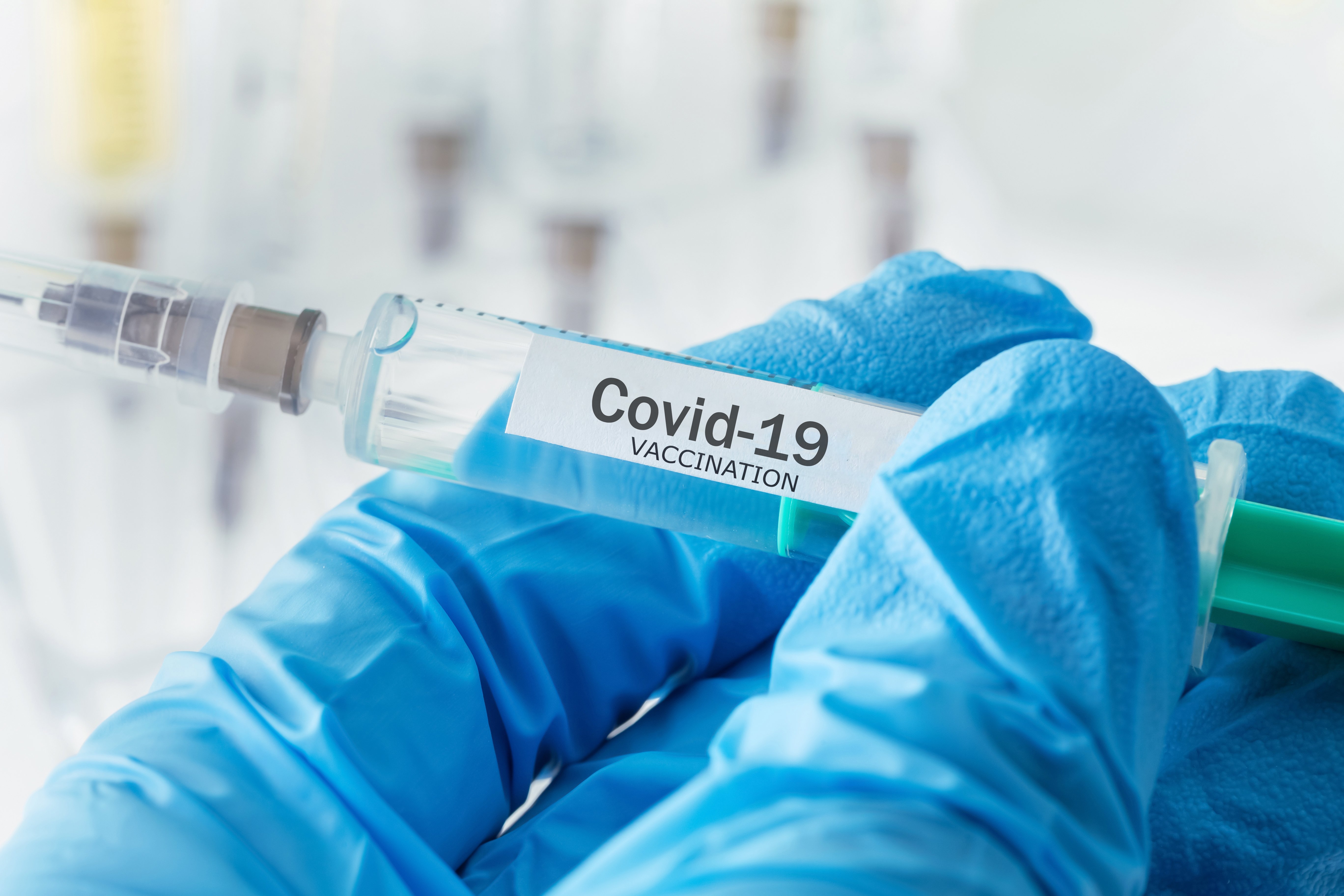 Ein Covid-19-Coronavirus-Impfkonzept | Quelle: Shutterstock