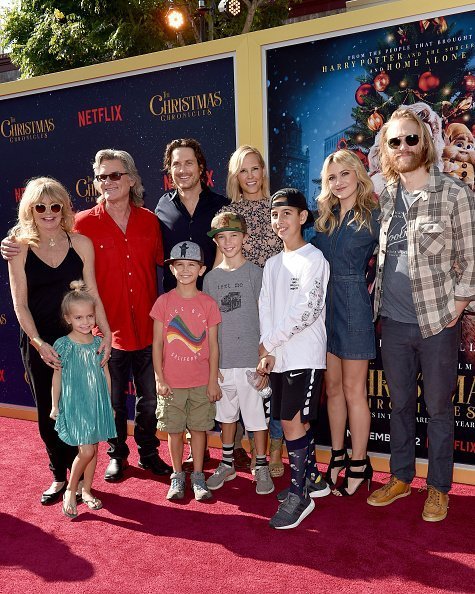 Goldie Hawn, Kurt Russell, and family attend the premiere of Netflix's 'The Christmas Chronicles' at Fox Bruin Theater | Photo: Getty Images