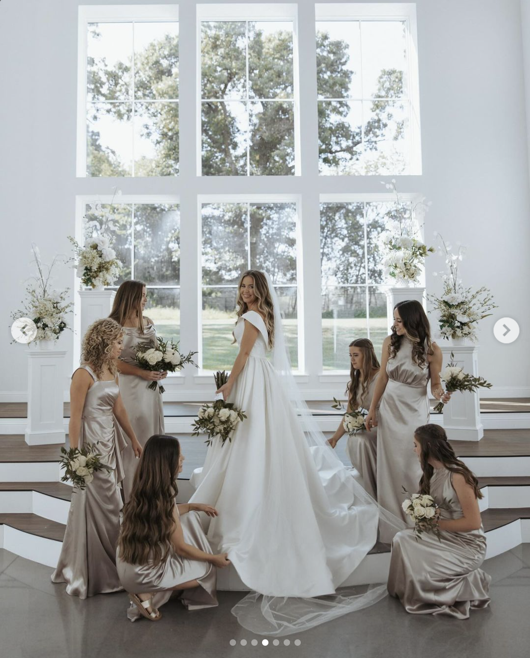 Jana Duggar smiles brightly as she stands surrounded by her beautiful bridesmaids in a photo shared in August 2024 | Source: Instagram/janamduggar