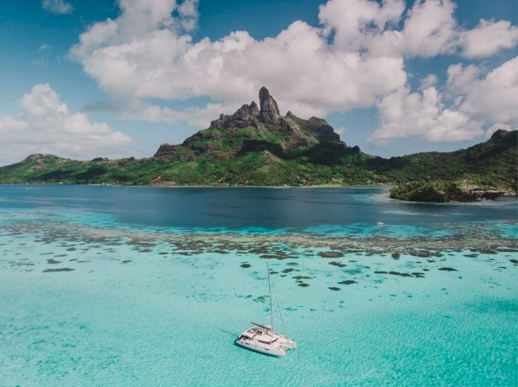 Sailing French Polynesia | Photo by Dave Shaw on Unsplash 