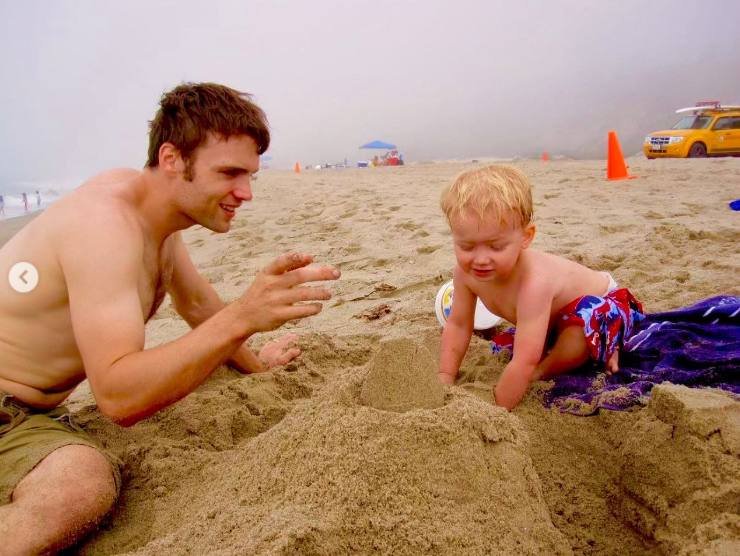 Seth Gabel and Theodore Howard-Gabel playing at the beach in a post dated February 16, 2023 | Source: Instagram/stealthgabel