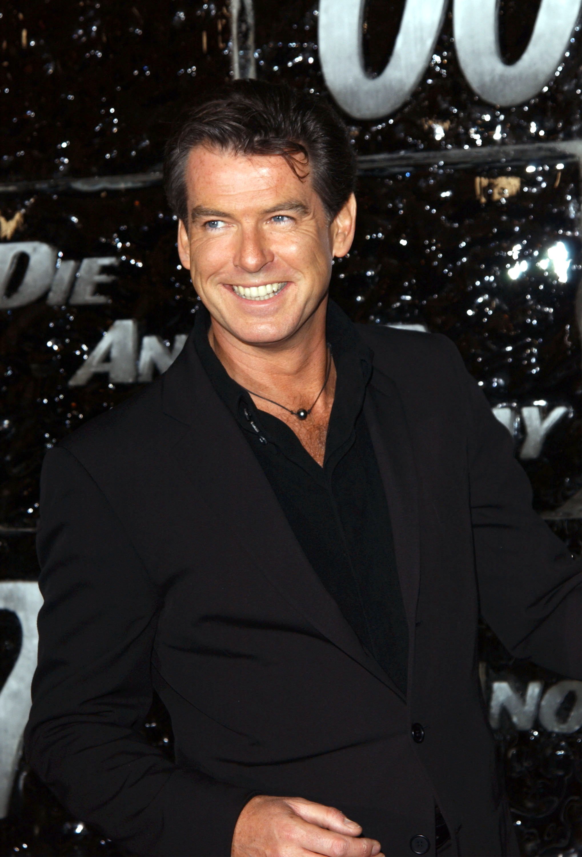 Pierce Brosnan in Los Angeles 2002. | Quelle: Getty Images 