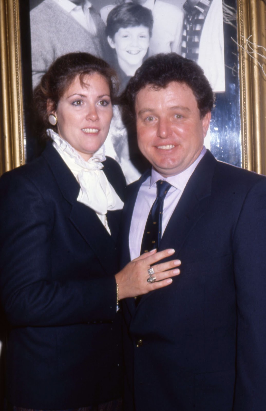 With then-wife Rhonda Gehring, 1986. He had met her when she was a young, driven 26-year-old public relations worker. | Source: Getty Images