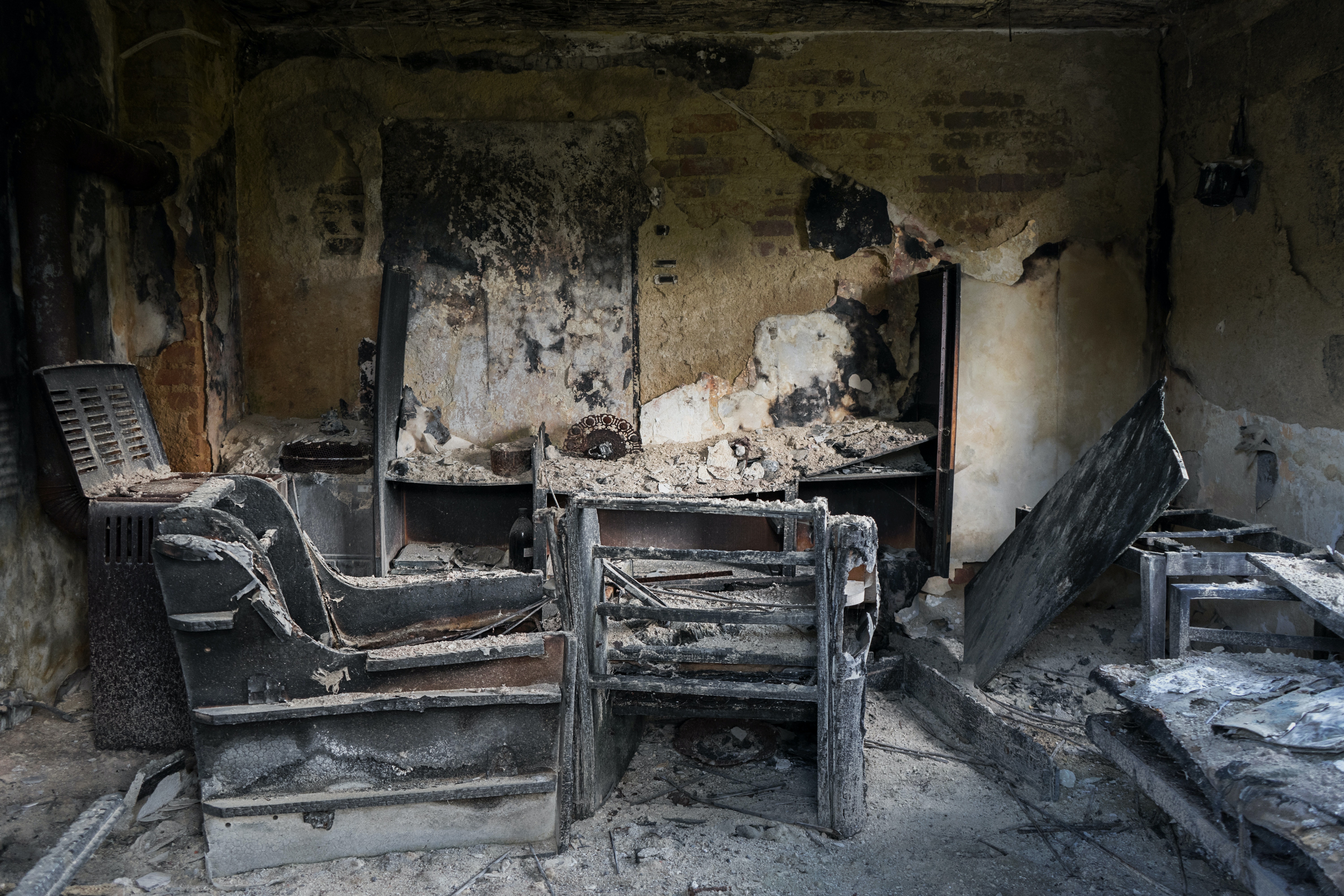 Their family house burned down. | Source: Pexels