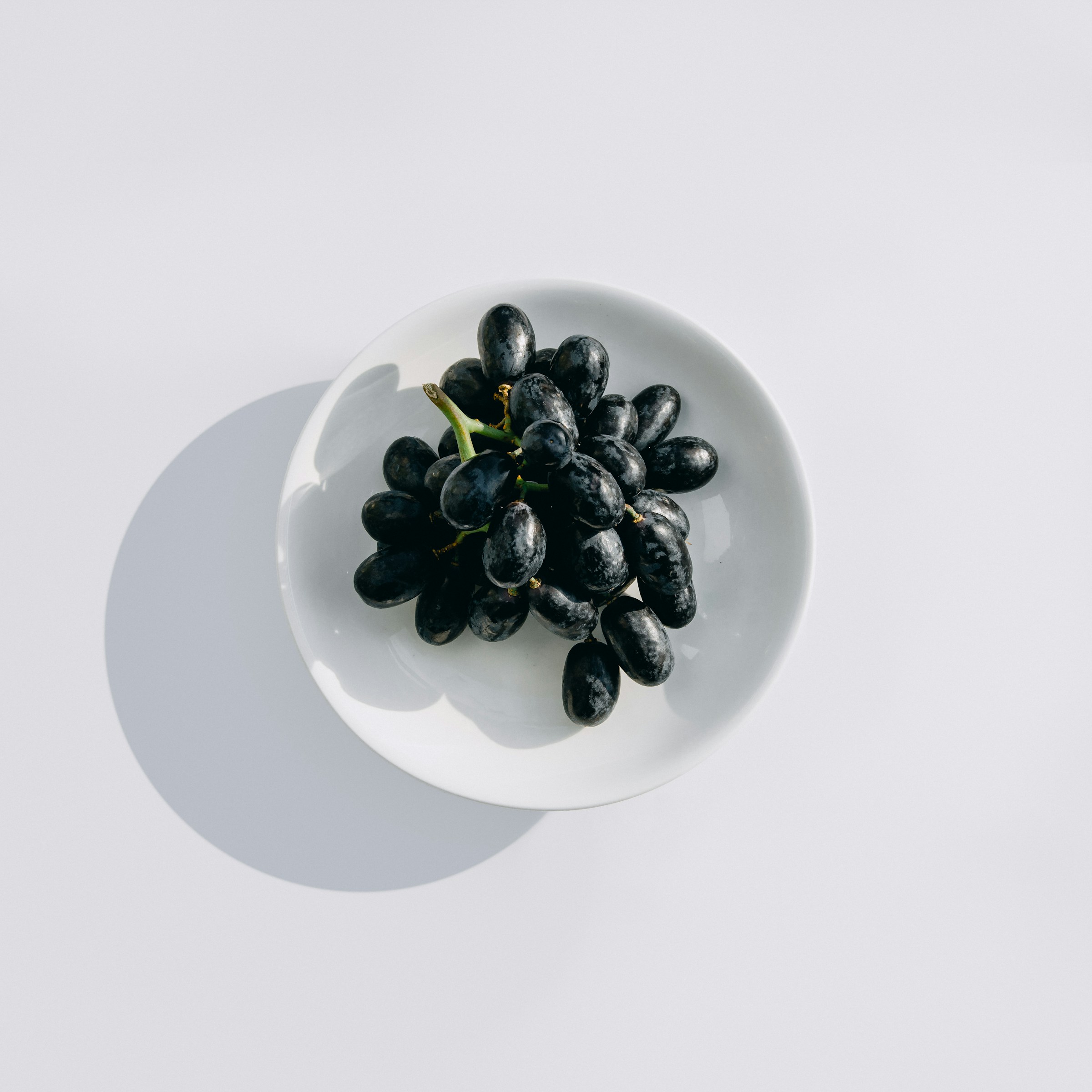 A bowl of grapes | Source: Unsplash