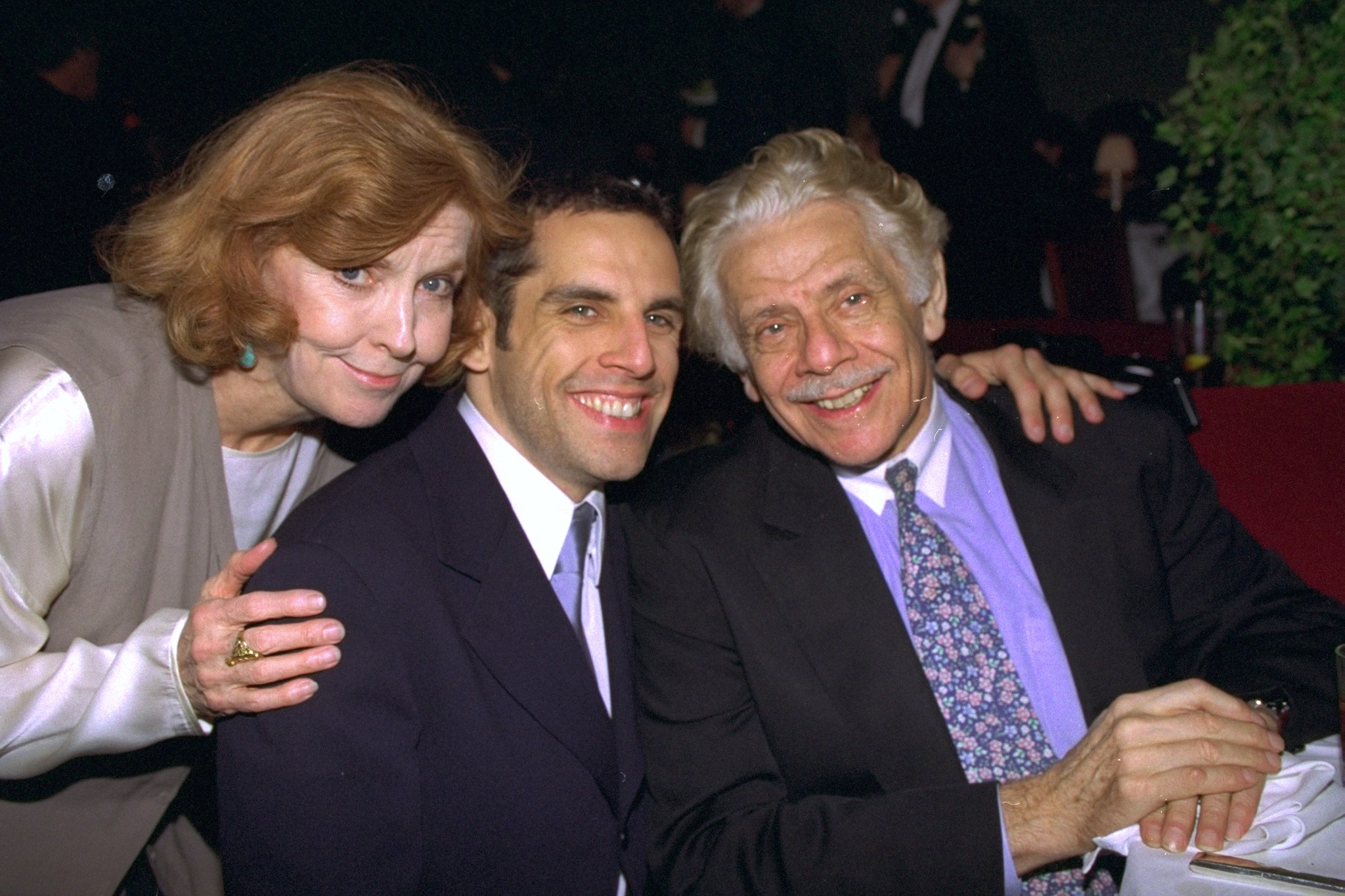 Ben Stiller with his parents, Jerry Stiller and Anne Meara, at the benefit party for the movie premiere of "Flirting with Disaster" at Laura Belle restaurant on March 18, 1996 | Source: Getty Images