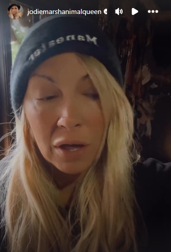 Holding back tears, Marsh spoke about the two baby marmosets she lost in the fire — animals she had hand-reared and considered her own. | Source: Instagram/jodiemarshanimalqueen