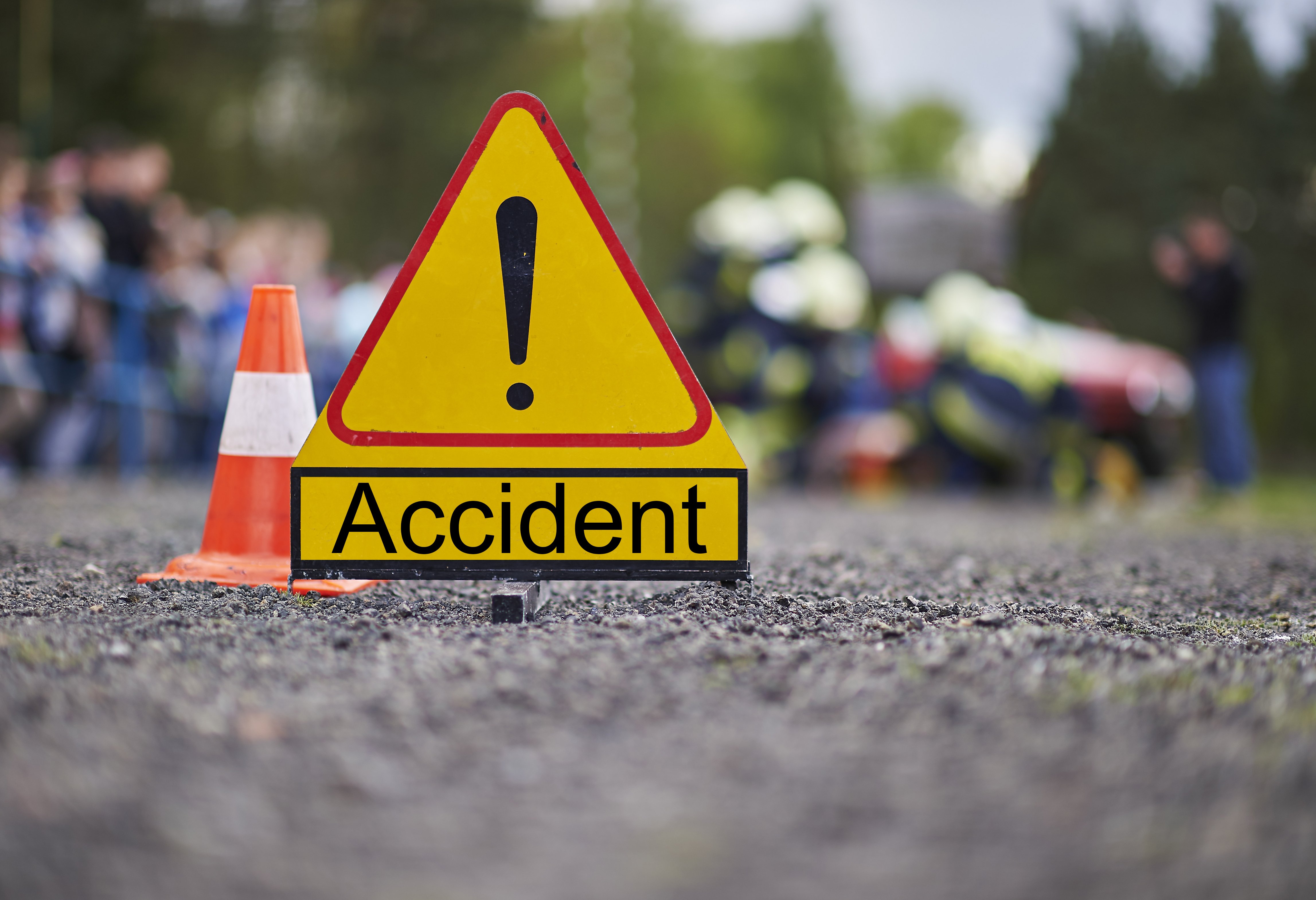 A photo of a road sign indicating an accident | Photo: Shutterstock