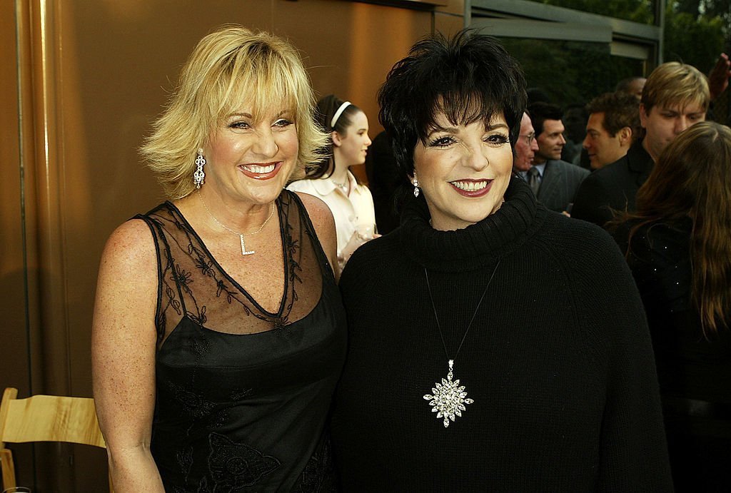  Singer Lorna Luft and her sister, actress/singer Liza Minnelli | Photo: Getty Images