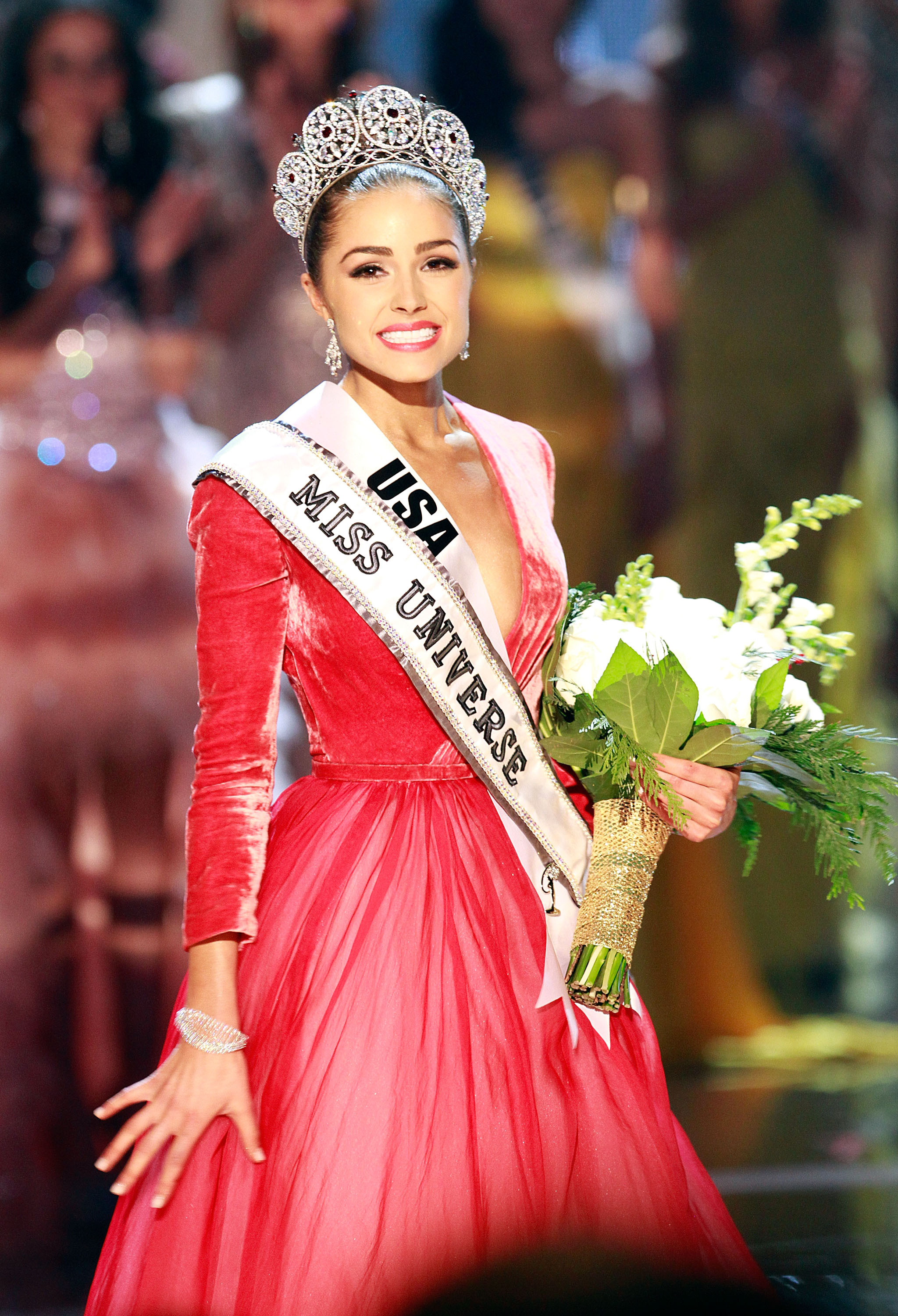 Olivia Culpo reacts after being named the 2012 Miss Universe on December 19, 2012, in Las Vegas, Nevada | Source: Getty Images