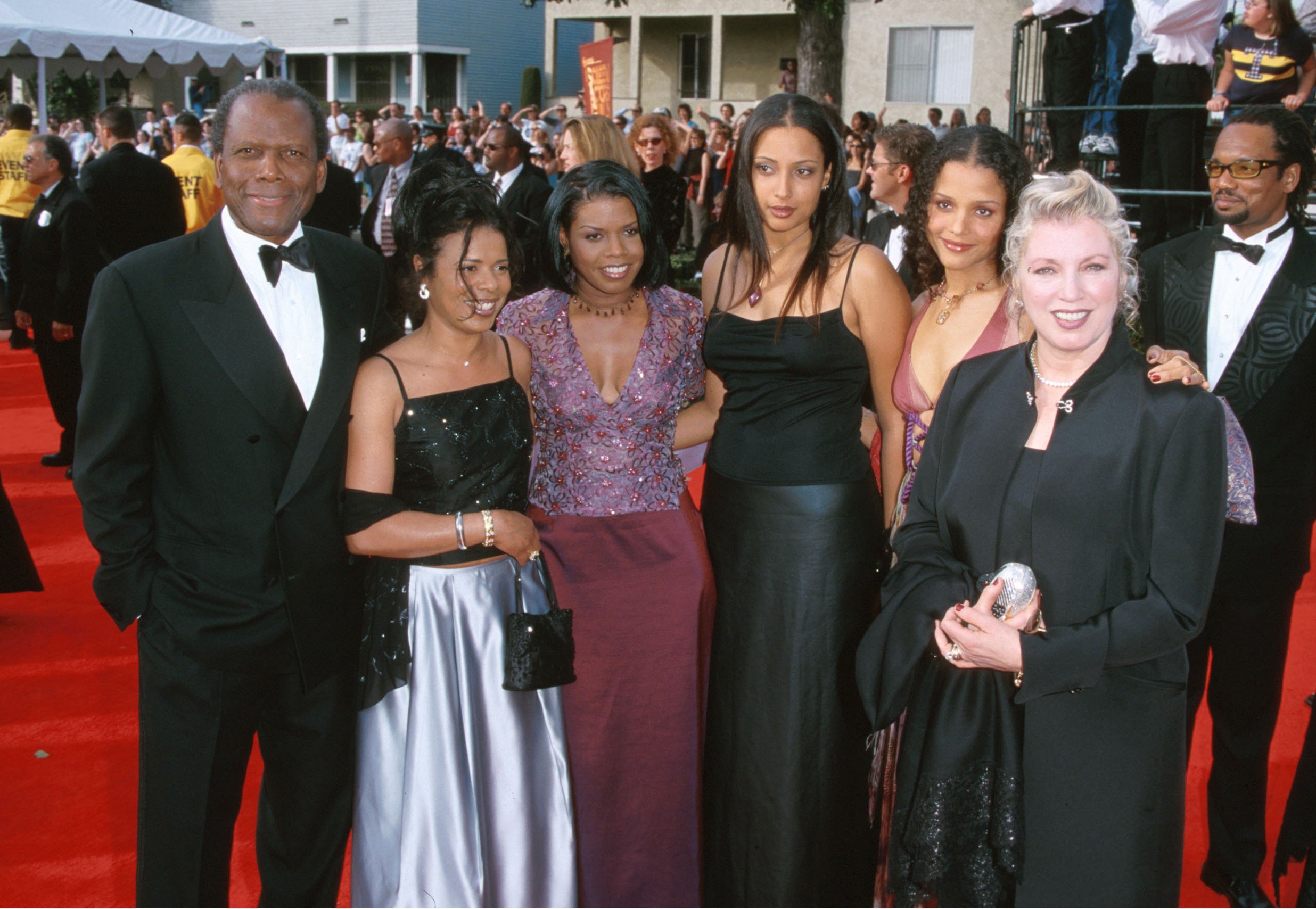 Sidney Poitier & Family during The 6th Annual Screen Actors Guild Awards at Shrine Auditorium in Los Angeles, California, United States. | Source: Getty Images