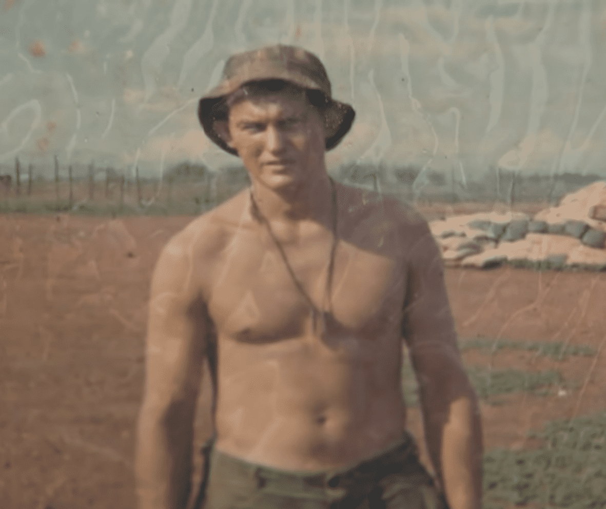 Dale Edge as a young man in the army. │Source: youtube.com/KSDK News