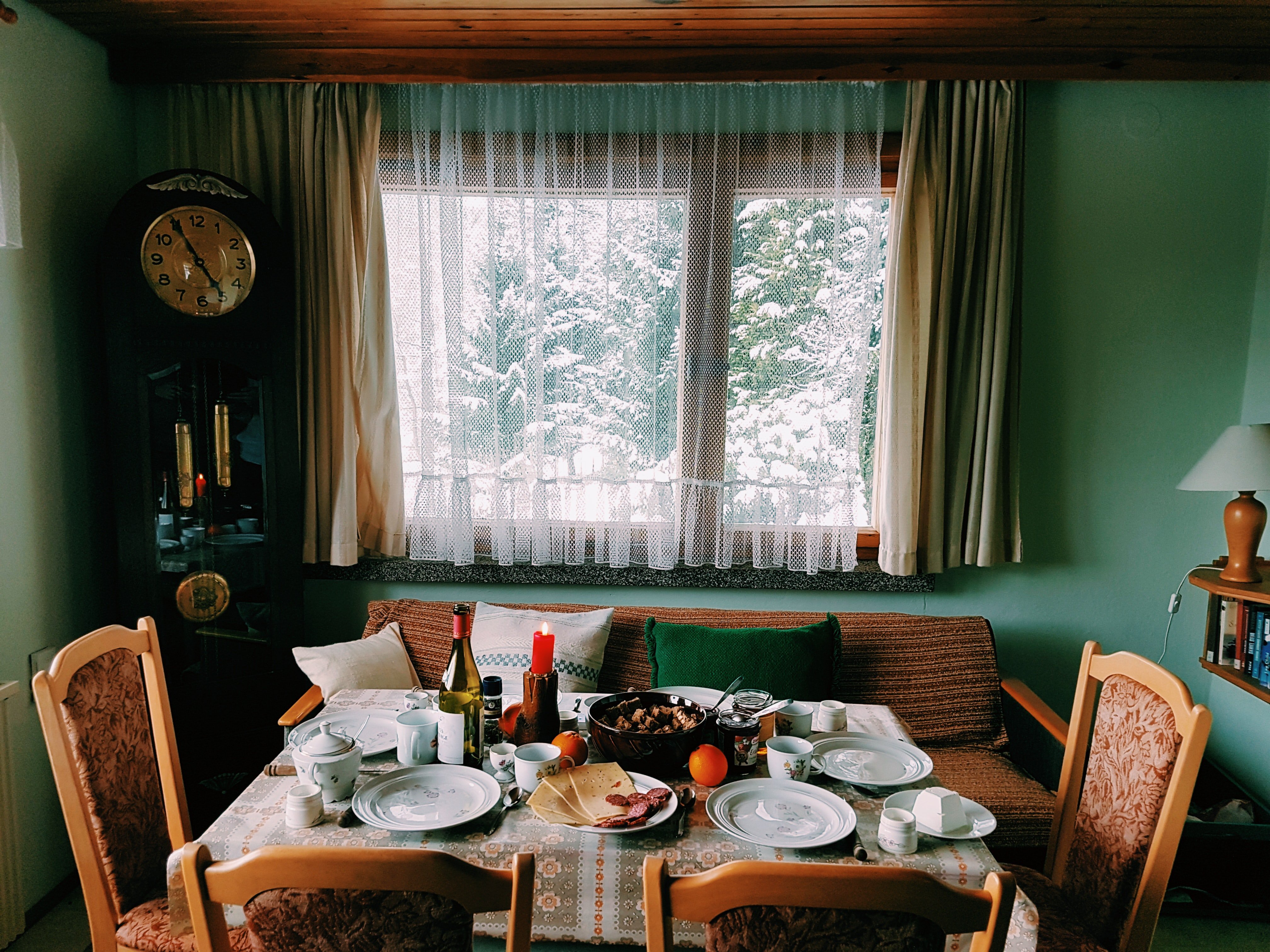 Mesa de comedor. | Foto: Pexels