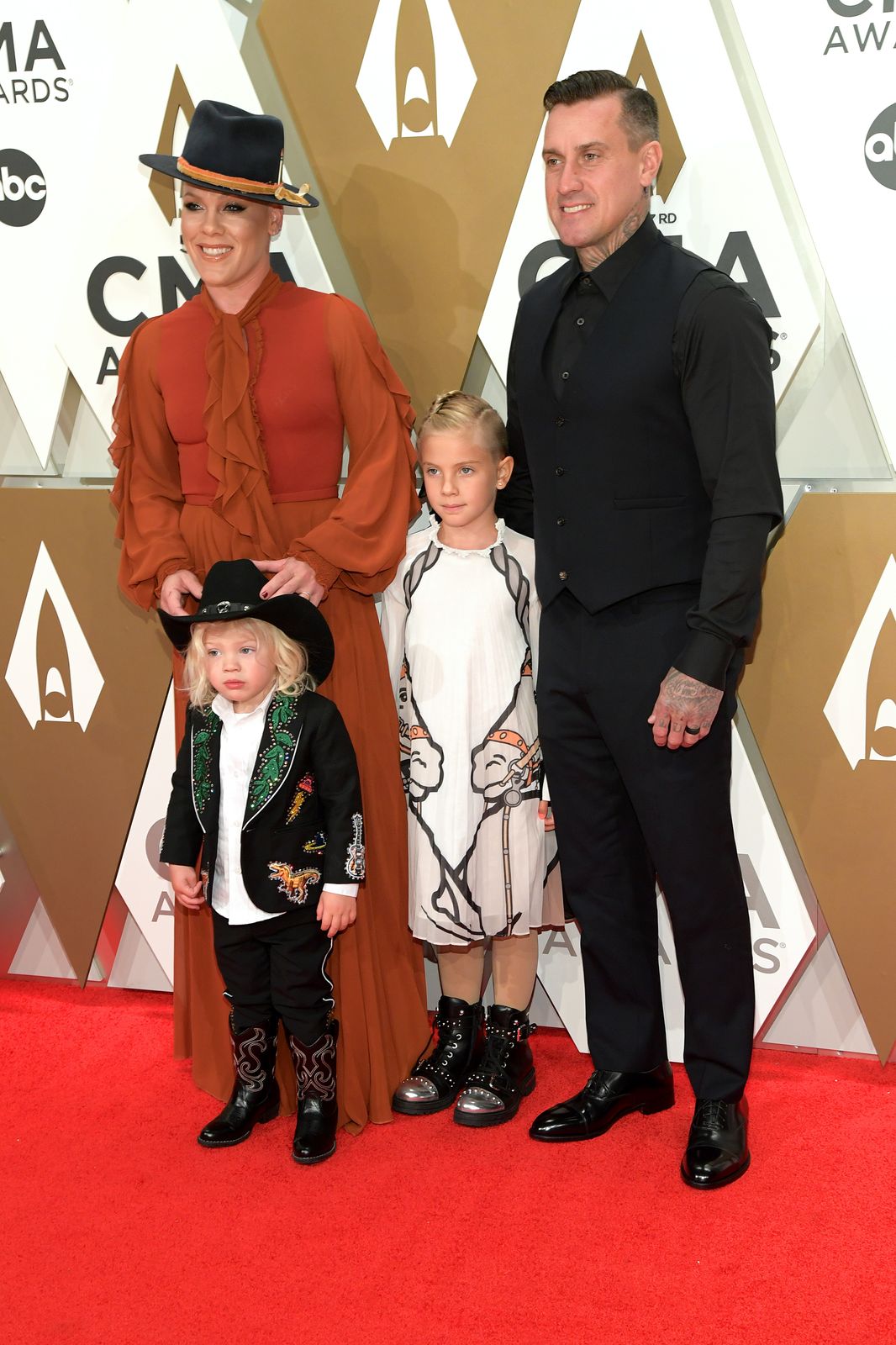 Pink and her family pictured at the 53rd annual CMA Awards on Nashville Tennessee, November, 2019. | Photo: Getty Images 