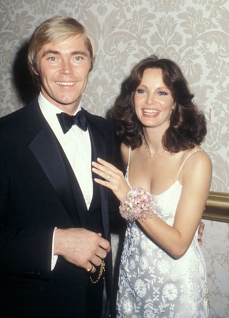 Jaclyn Smith and Dennis Cole at the 37th Annual Golden Globe Awards on January 26, 1980, in Beverly Hills | Photo: Getty Images