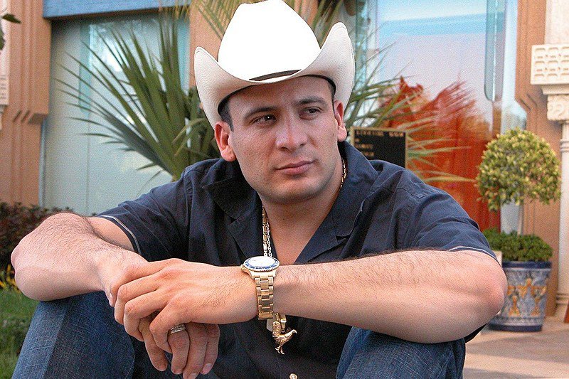 Valentín Elizalde, cantante de origen mexicano del genero banda, norteño. | Foto: Wikipedia