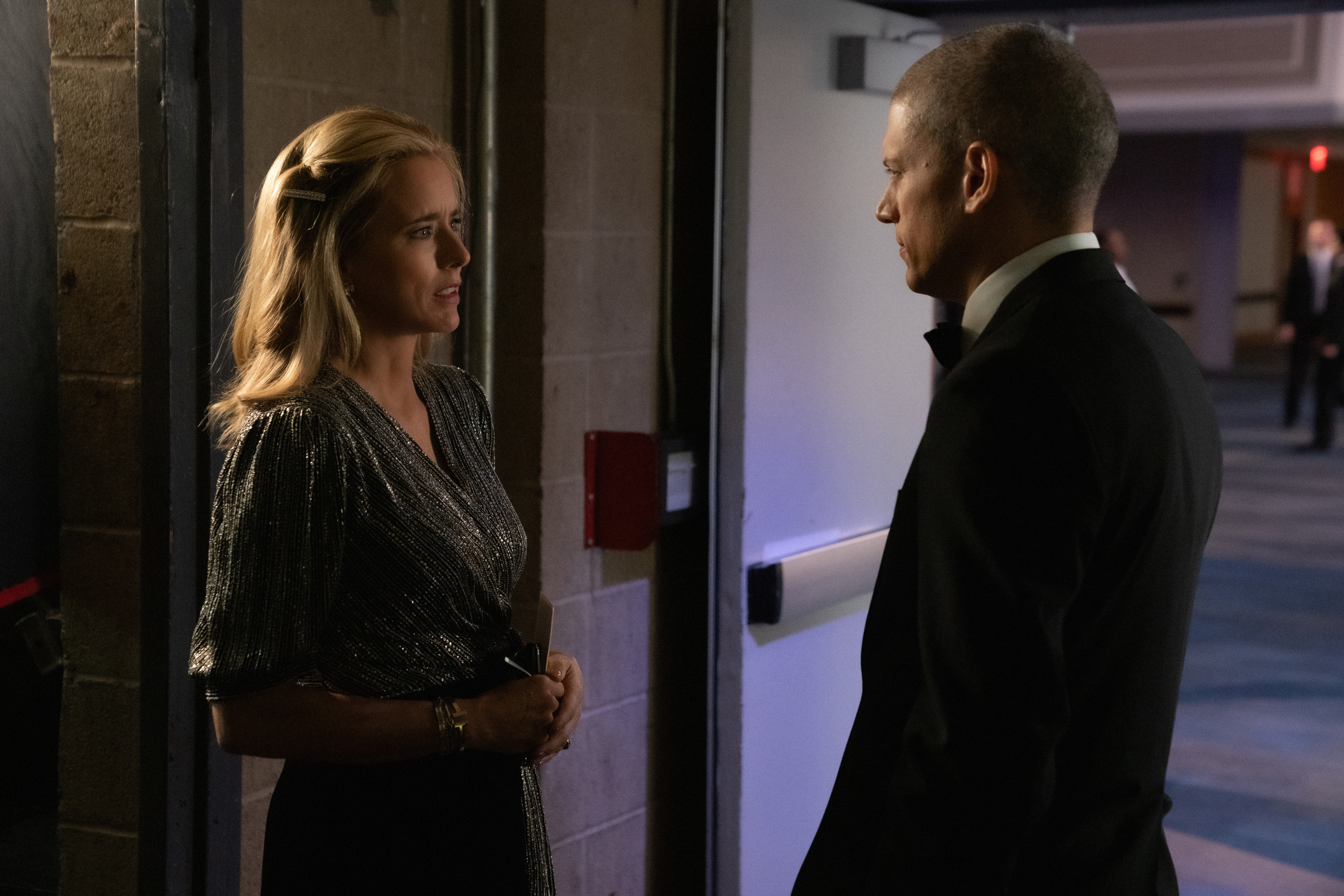 Téa Leoni and Wentworth Miller on the set of "Madam Secretary," 2019 | Source: Getty Images
