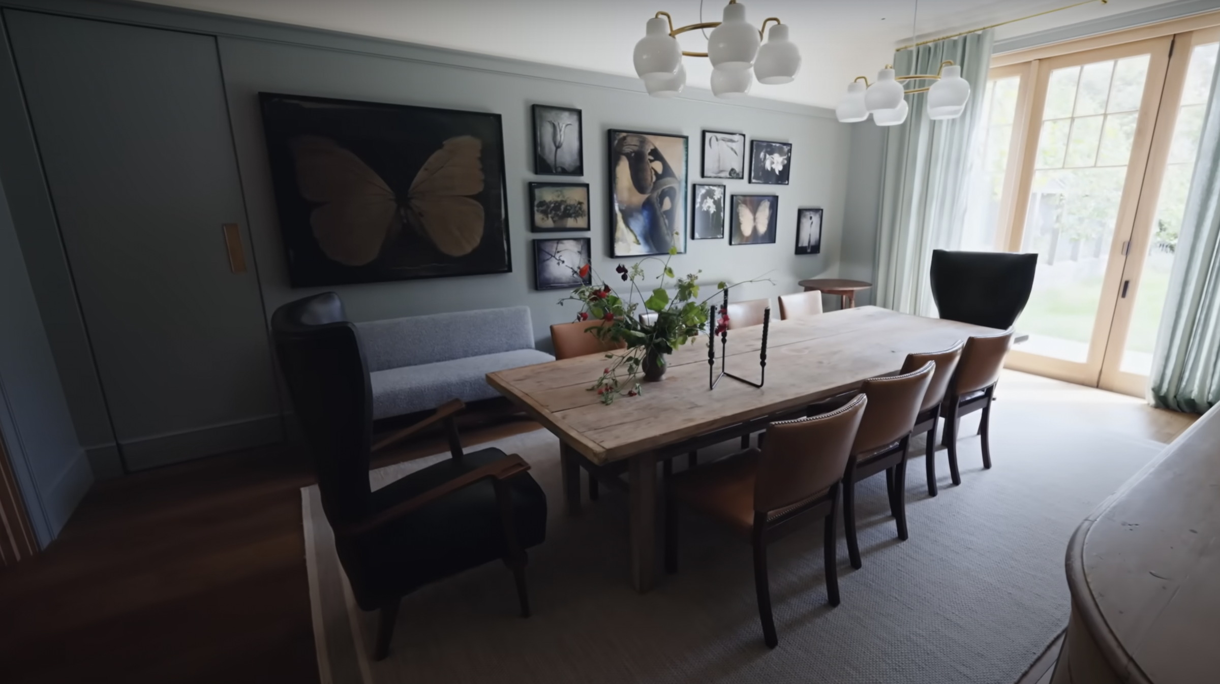 A look at Jennifer Garner's dining room from a post dated September 3, 2024. | Source: YouTube/Architectural Digest