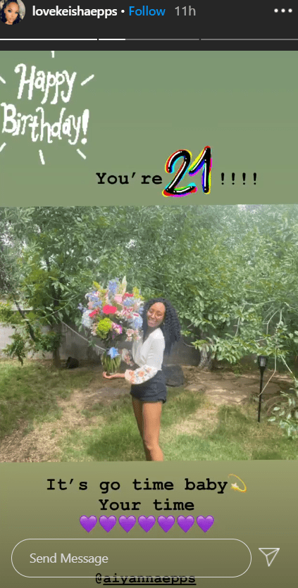 Aiyanna Epps holding flowers on her 21st birthday | Photo: Instagram/Keishaepps