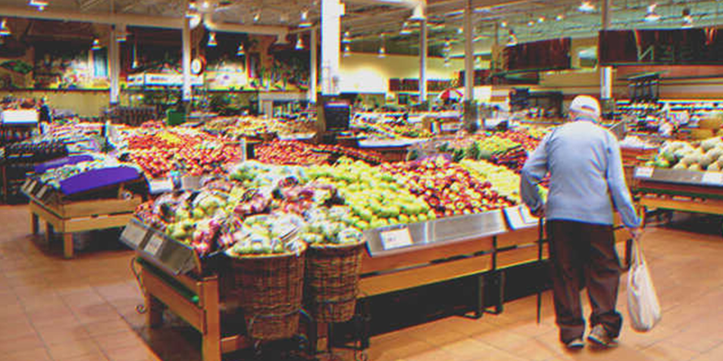 An old man in a supermarket | Source: Shutterstock