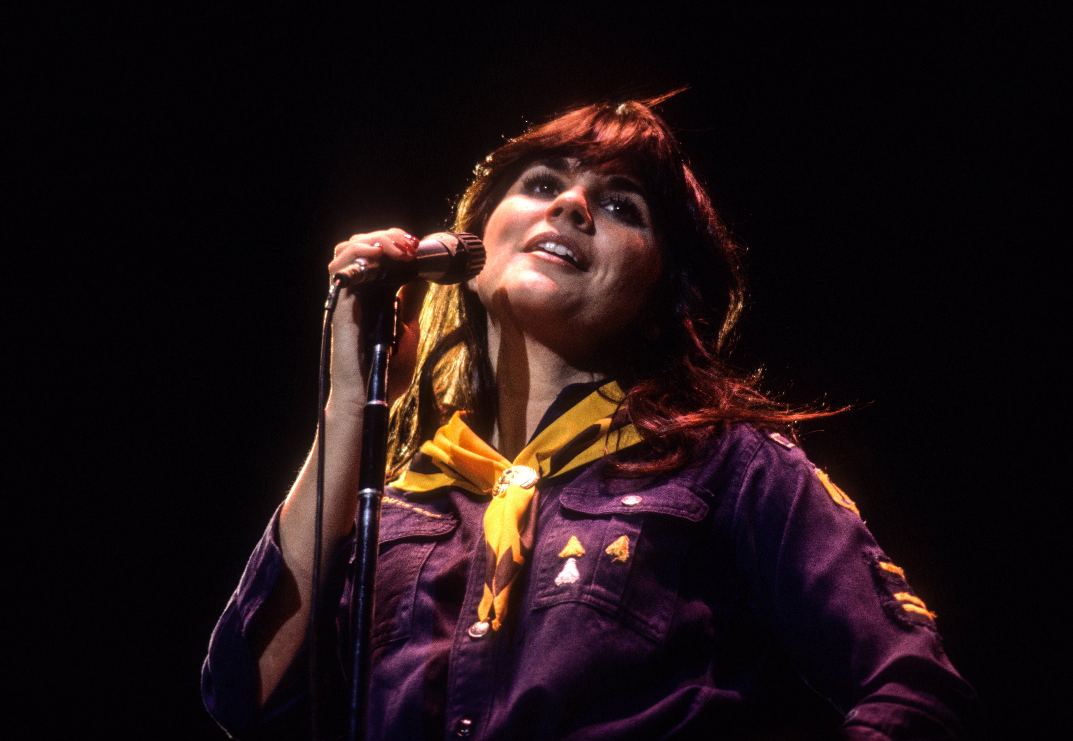 Linda Ronstadt performs at the Greek Theater on September 17, 1977, in Berkeley, California | Source: Getty Images