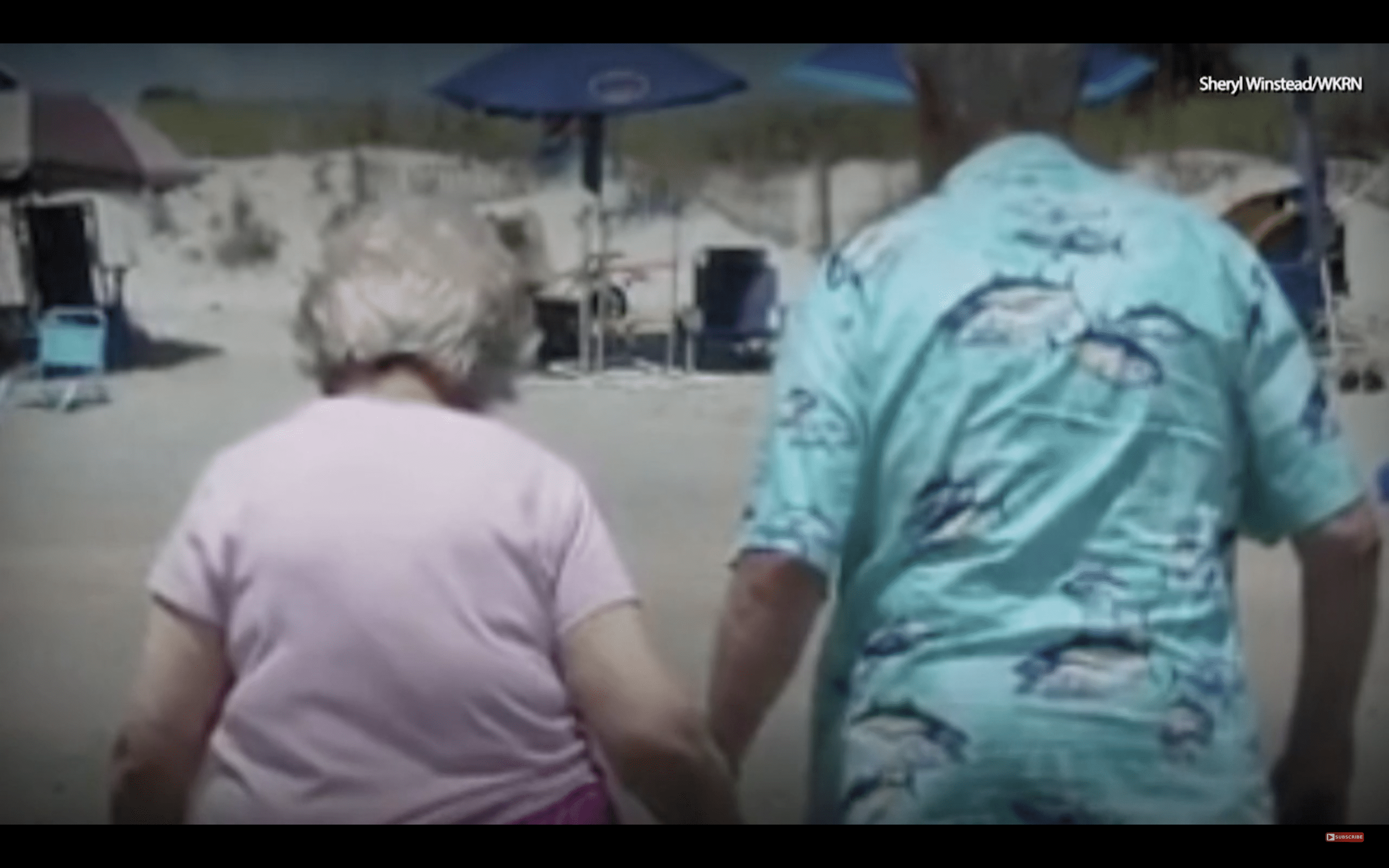 Dolores und Trent Winstead gehen händchenhaltend spazieren. | Quelle: YouTube.com/WSB-TV