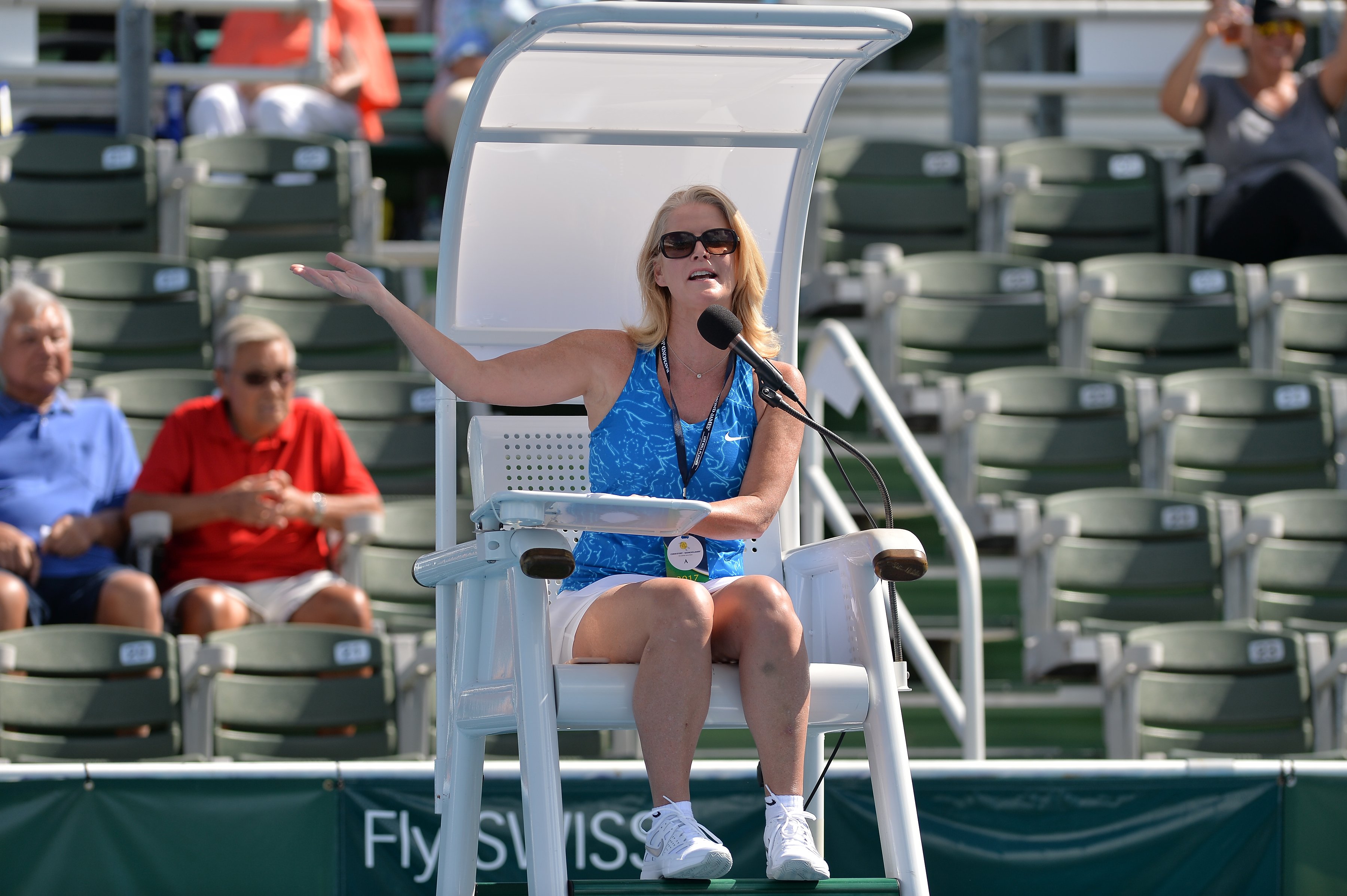 Maeve Quinlan as a chair umpire in the 28th Annual Chris Evert/Raymond James Pro-Celebrity Tennis Classic at Delray Beach Tennis Center in Delray Beach, Florida, on November 5, 2017. | Source: Getty Images