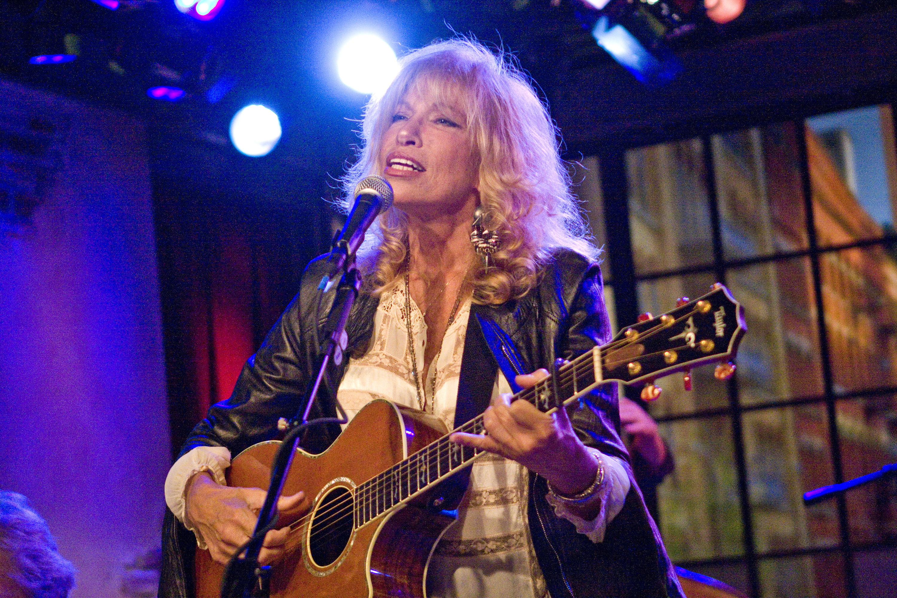 Carly Simon on "Private Sessions" in New York City on June 29, 2008. | Source: Getty Images