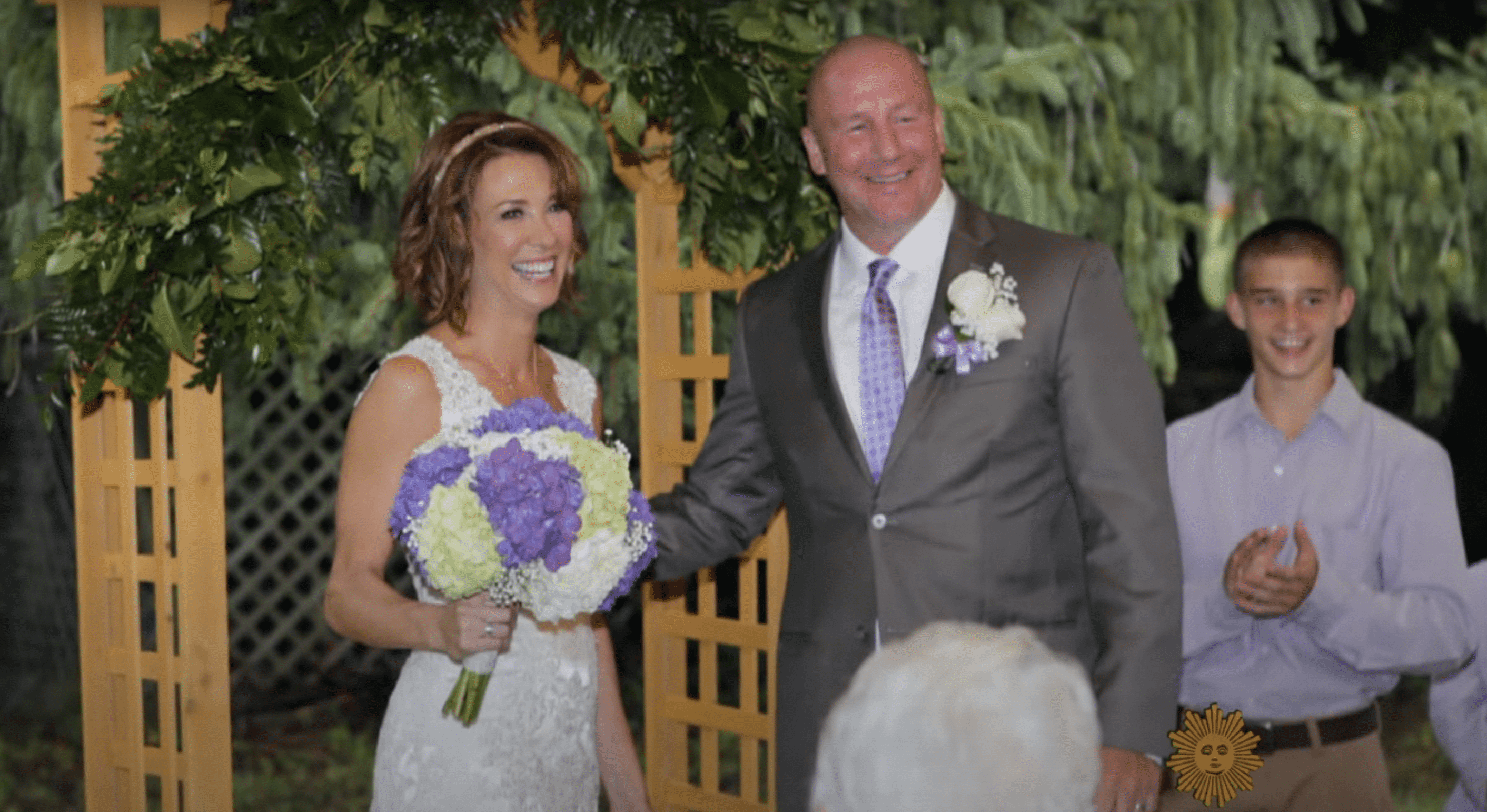 Mary and Jack Mook on their wedding day. | Source: youtube.com/CBS Sunday Morning