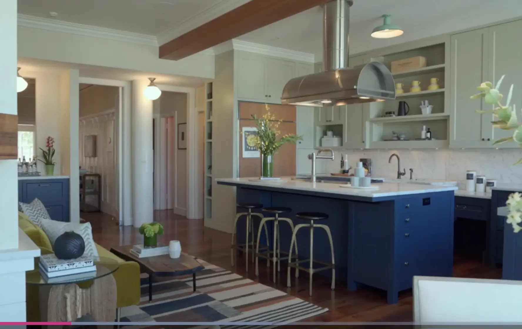 A quick look into Julia Roberts and Danny Moders' Presidio Heights home in San Francisco | Source: Vimeo/Open Homes