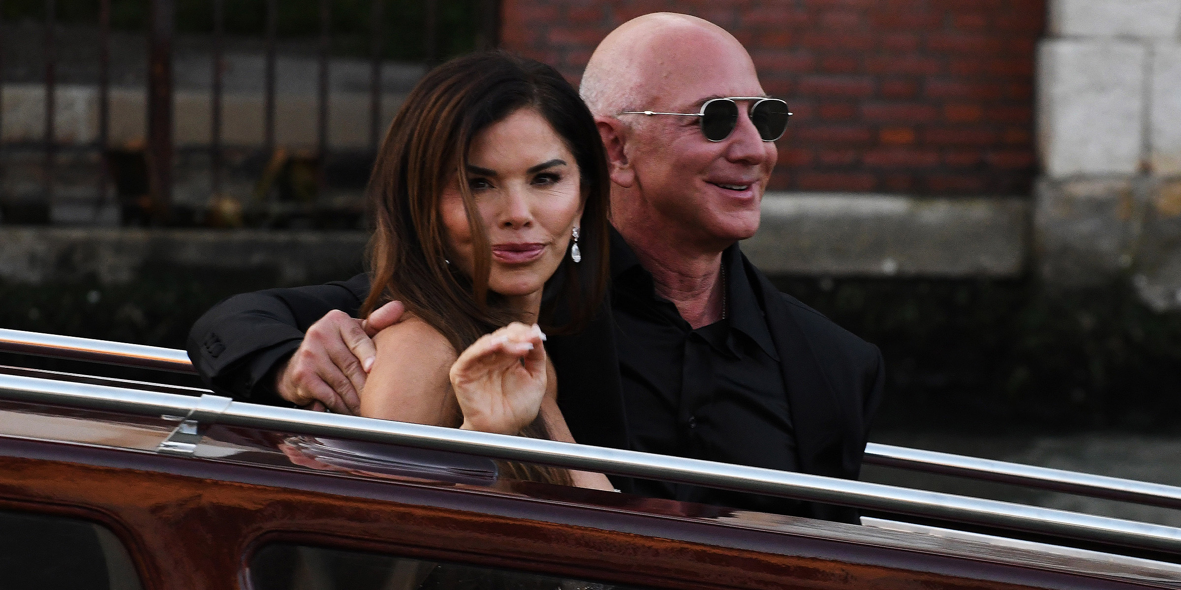 Lauren Sánchez and Jeff Bezos | Source: Getty Images