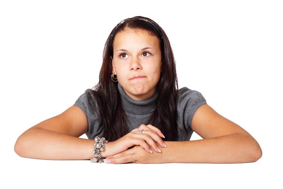 Une jeune femme bouleversée. | Photo : pixabay.com Une jeune femme bouleversée. | Photo : pixabay.com