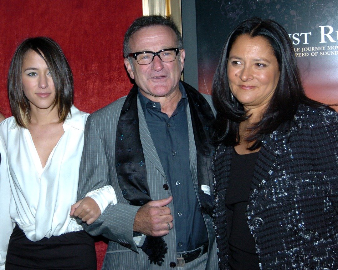 Robin Williams with wife Marsha and daughter Zelda attend the NY Premiere of "August Rush" held at the Ziegfeld Thea. | Source: Getty Images
