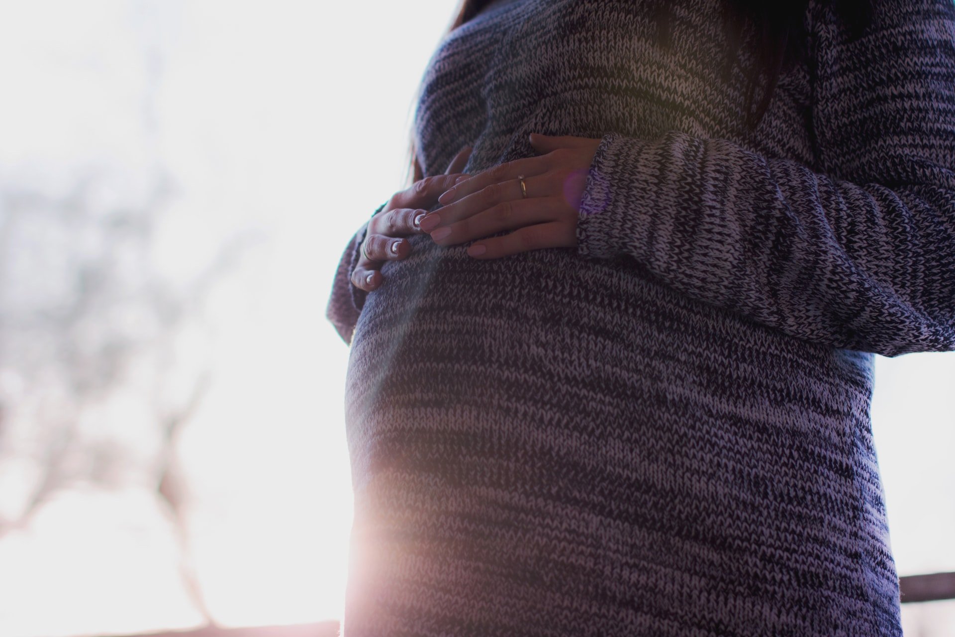 She waited for her husband to return. | Source: Unsplash