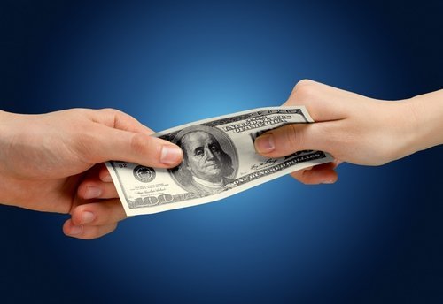 Konzept des Kampfes um Geld | Quelle: Shutterstock