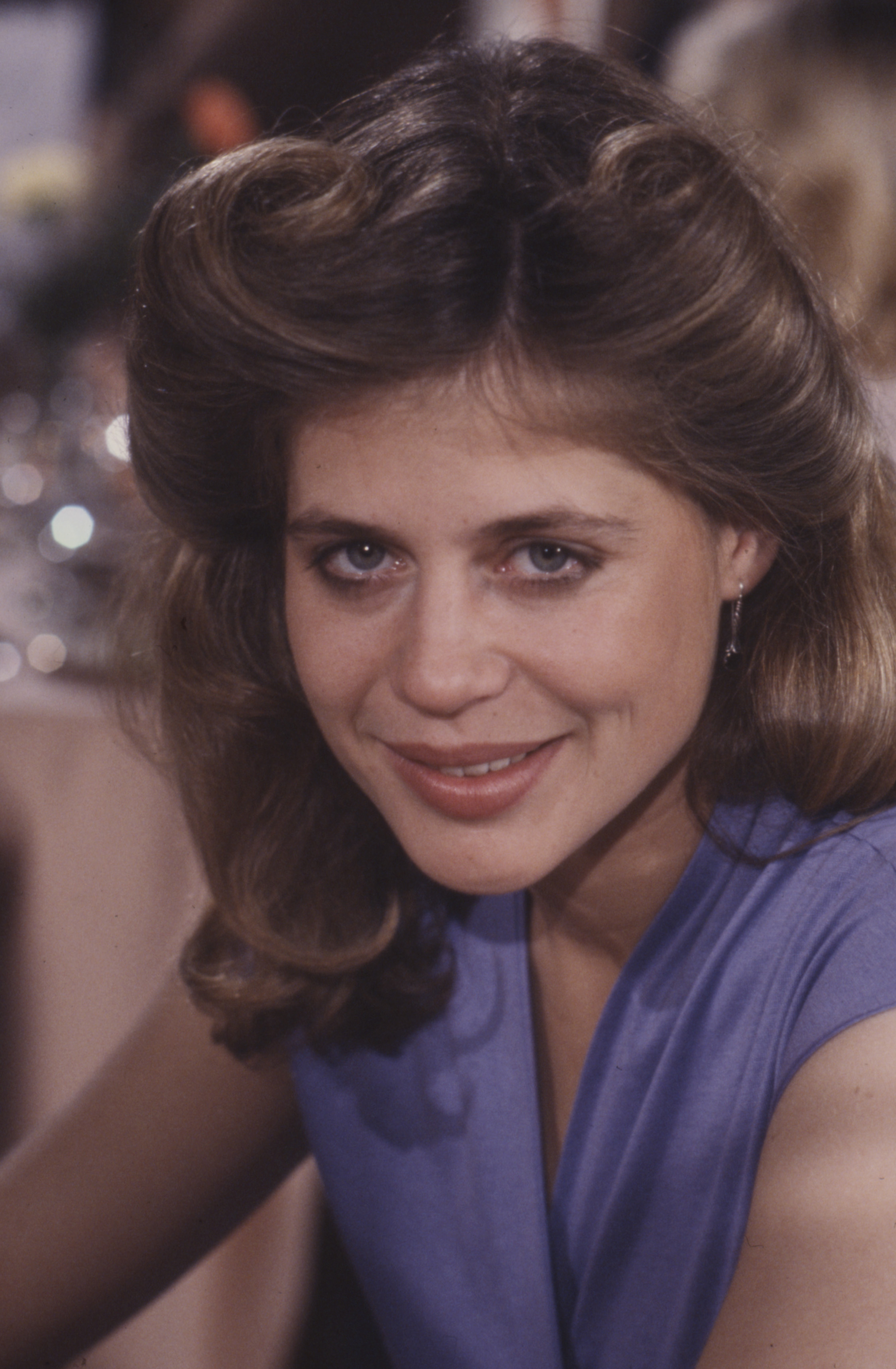 Linda Hamilton posing for a promotional photo for the series "King's Crossing," circa 1982. | Source: Getty Images