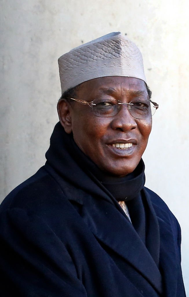 Le président du Tchad, Idriss Deby, arrive au palais présidentiel de l'Élysée pour un déjeuner avec le président français Emmanuel Macron, le 12 novembre 2019 à Paris, en France. | Photo : Getty Images