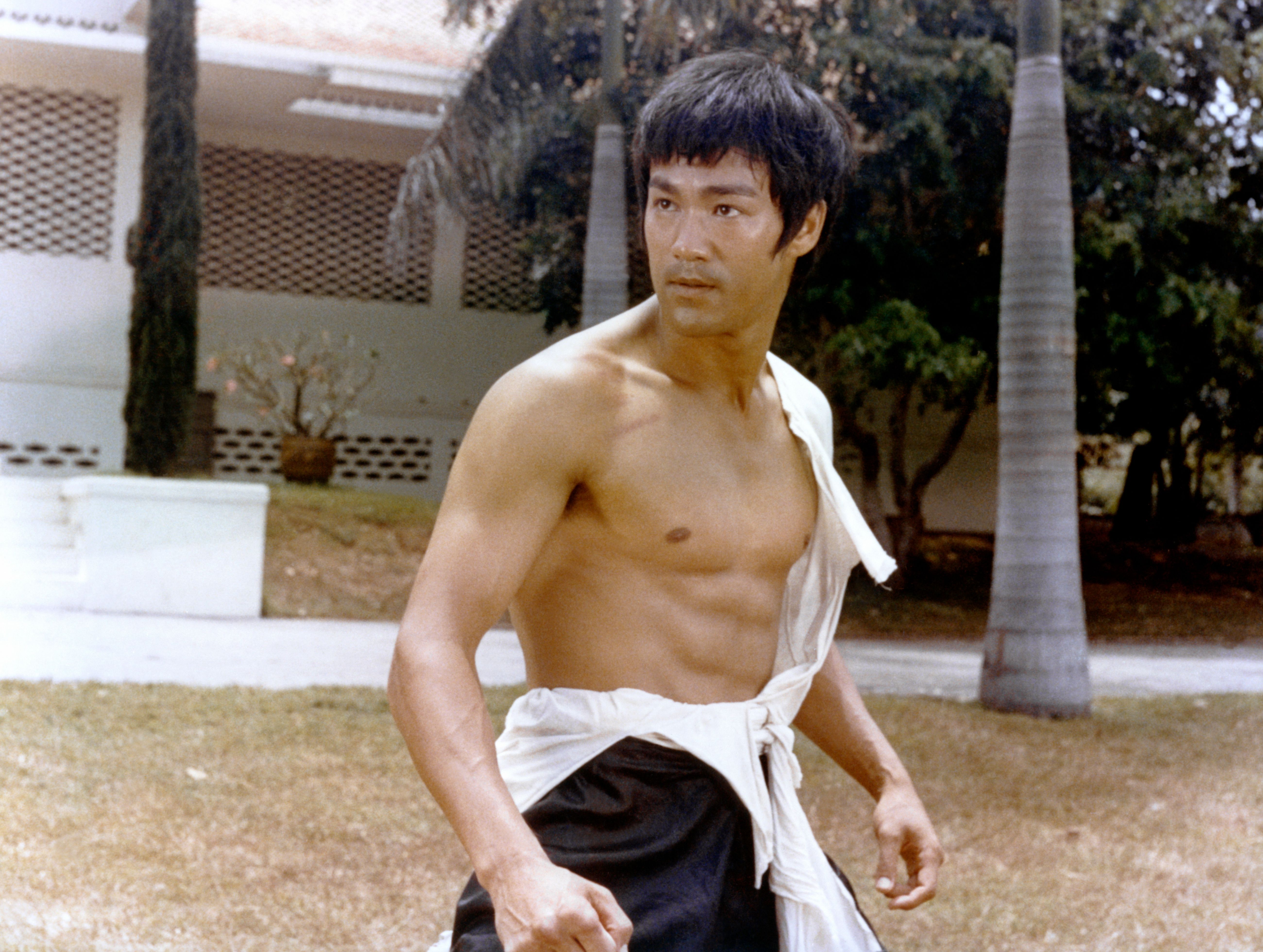 Actor Bruce Lee on the set of the 1971 film, "Big Boss" | Photo: Getty Images