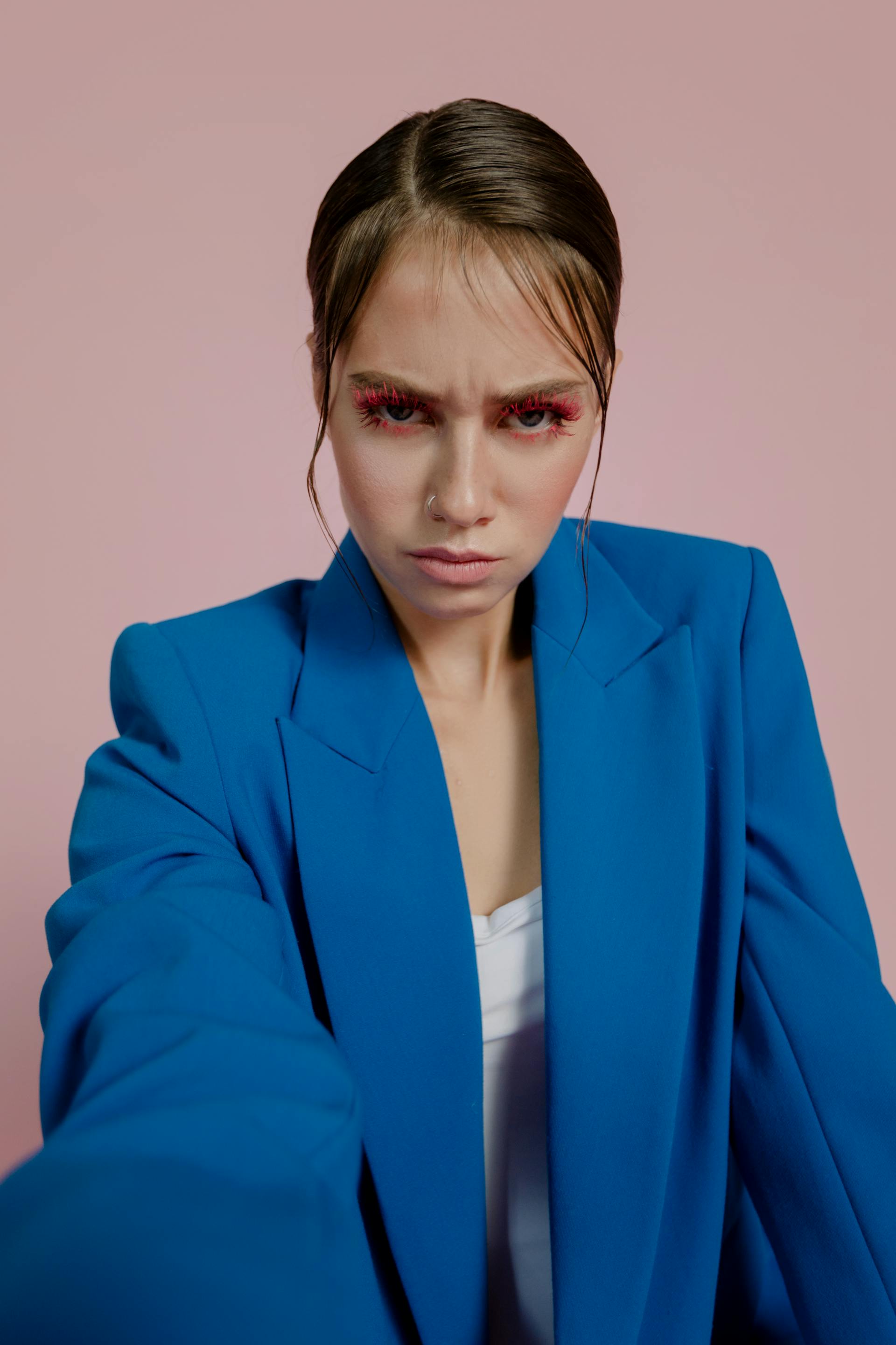 An angry and determined woman | Source: Pexels