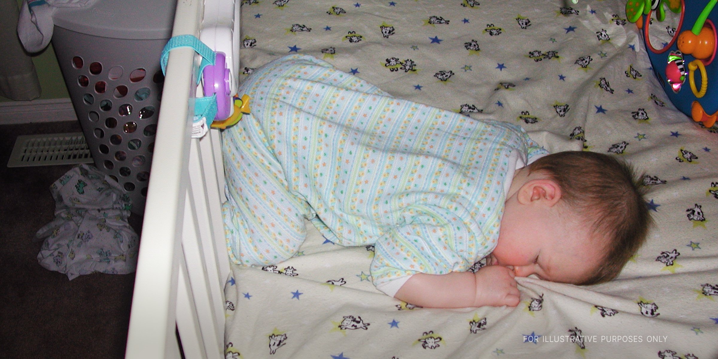 A baby sleeping on a bed | Source: Flickr/DNAMichaud (CC BY 2.0)