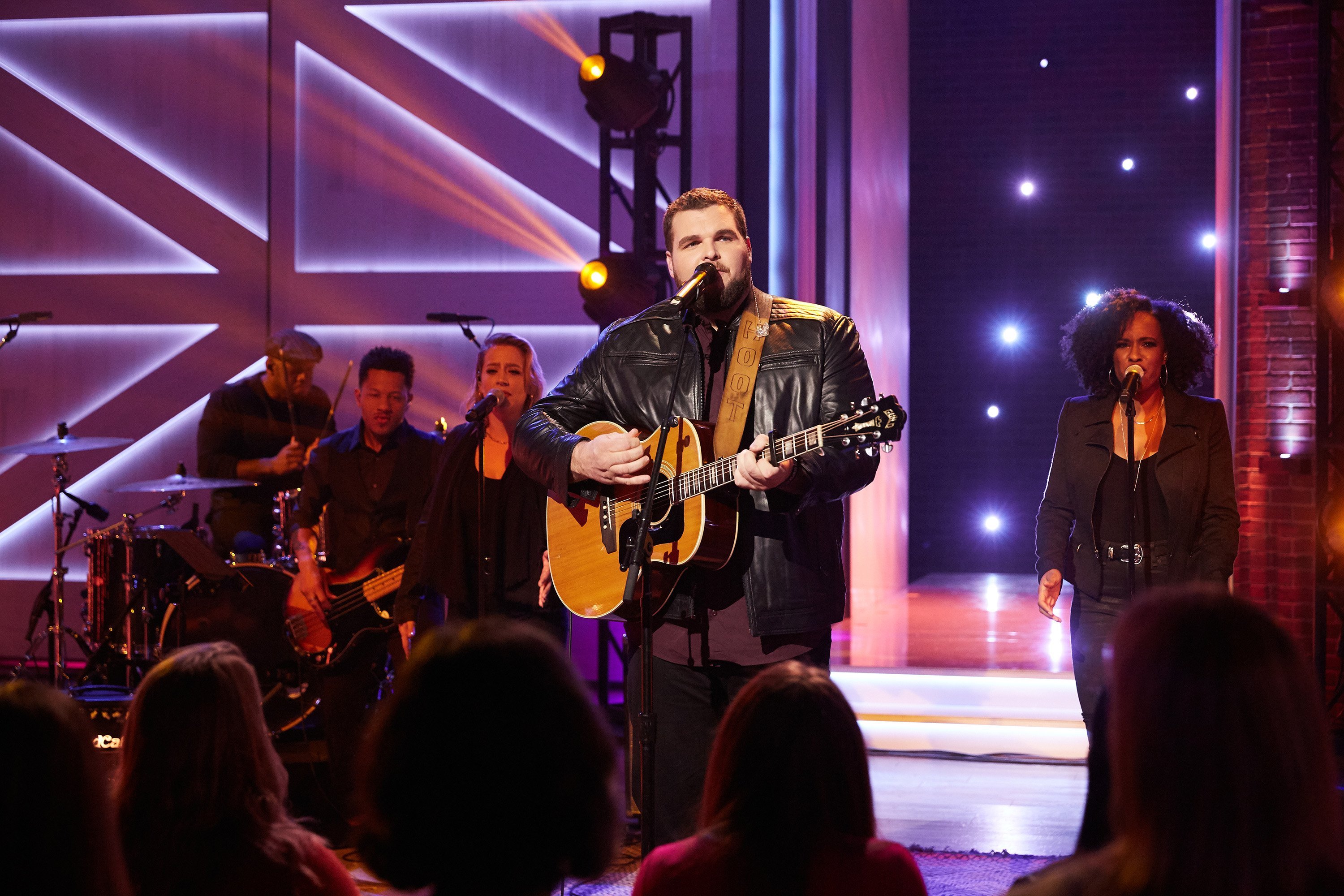 Jake Hoot on episode 3083 of The Kelly Clarkson Show | Photo: Getty Images