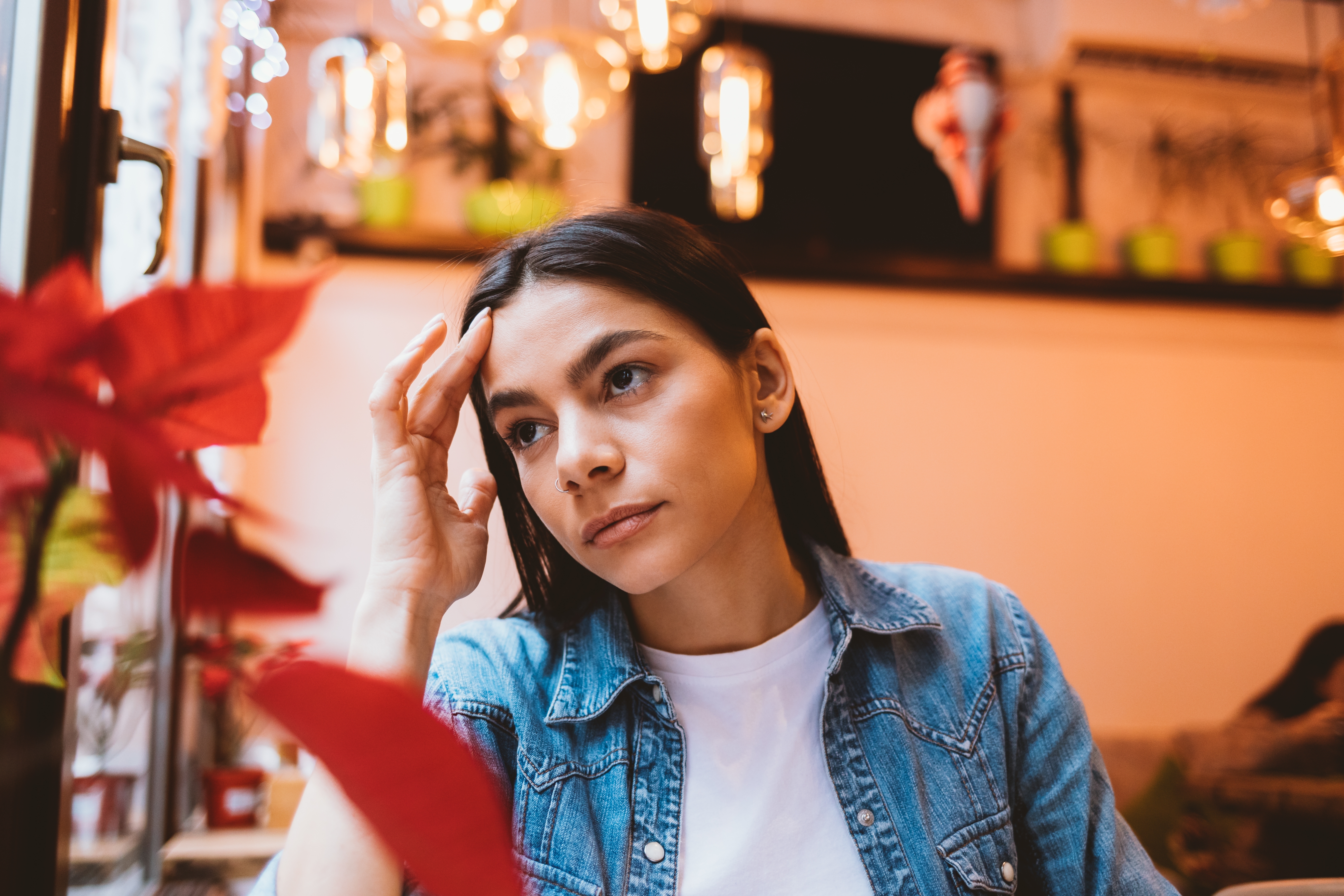 A woman looking worried | Source: Shutterstock