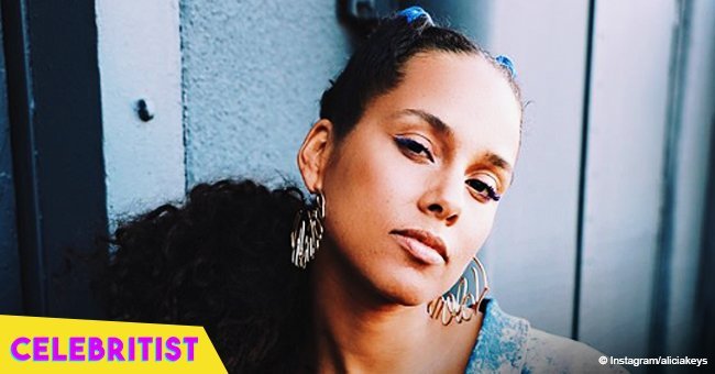 Alicia Keys flaunts her curves in Dashiki print swimsuit and sarong in pic