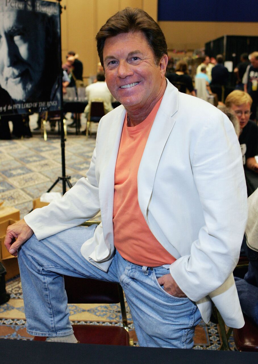 Actor Larry Manetti poses at the Star Trek convention. | Source: Getty Images