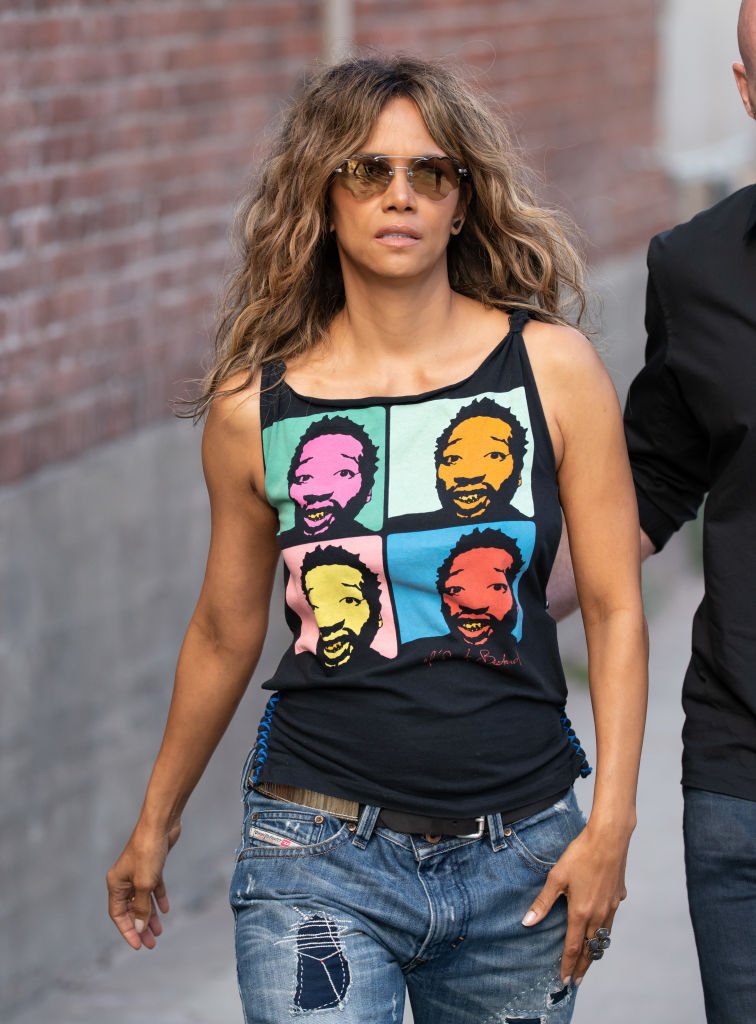 Halle Berry heading towards the TV show "Jimmy Kimmel Live" in Los Angeles, California in 2019. | Photo: Getty Images