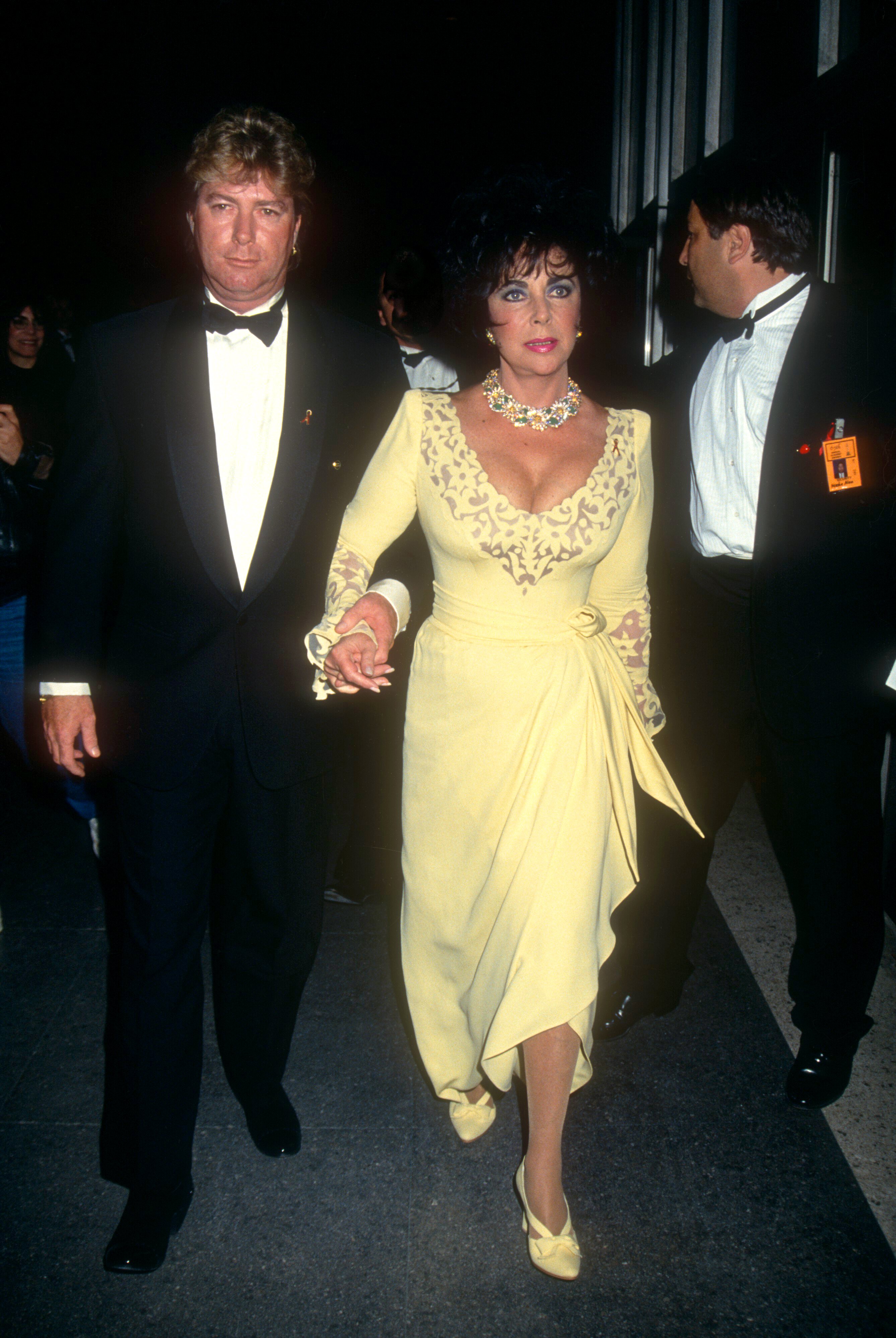 Larry Fortensky (1952-2016) und seine Frau, die britisch-amerikanische Schauspielerin Elizabeth Taylor (1932-2011), besuchen die 65. jährliche Oscar-Verleihung im Shrine Auditorium am 29. März 1993 in Los Angeles, Kalifornien. | Quelle: Getty Images