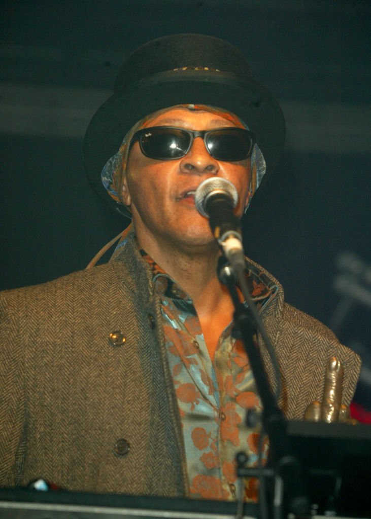 Arthur Lee, inducted into the MOJO Hall of Fame during the 2004 NME Awards show at Hamersmith Palais in London, United Kingdom | Photo: Getty Images 